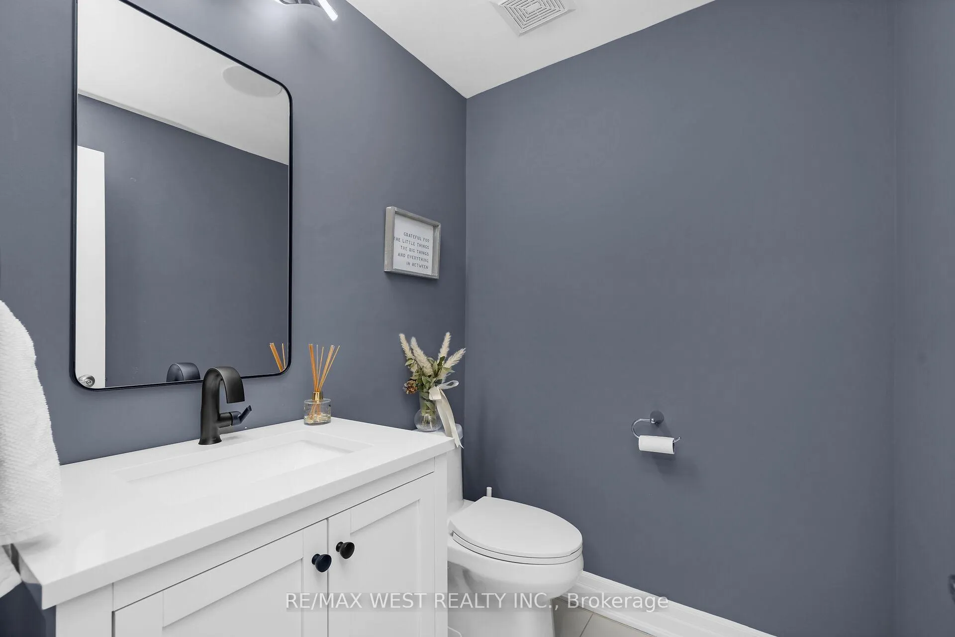 Photo 22 of 8208 Pine Valley Drive, Vaughan, East Woodbridge — HOMEH