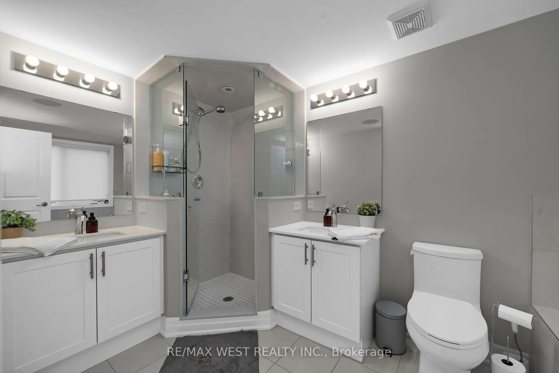 Photo 27 of 8208 Pine Valley Drive, Vaughan, East Woodbridge — HOMEH