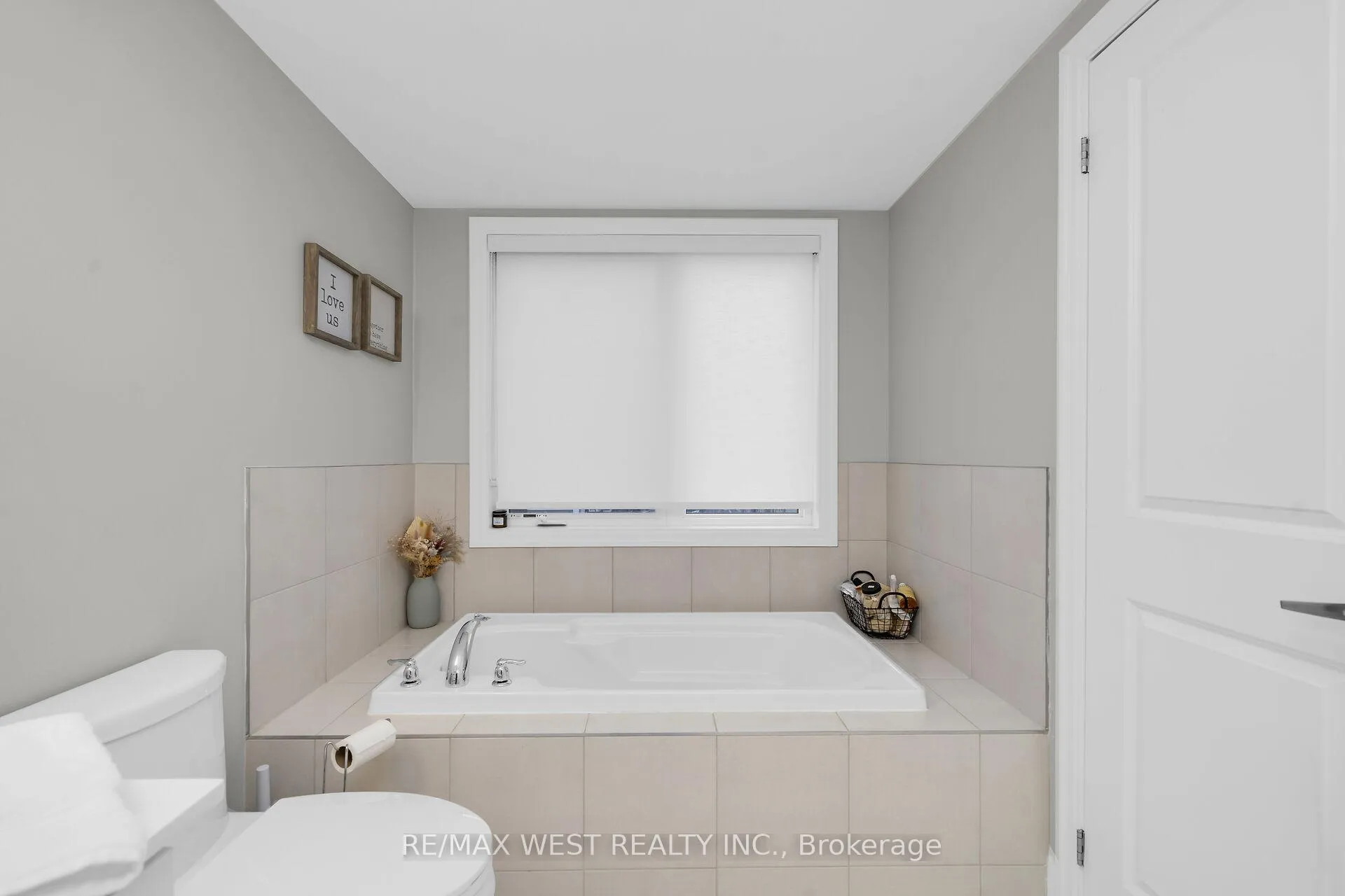 Photo 28 of 8208 Pine Valley Drive, Vaughan, East Woodbridge — HOMEH