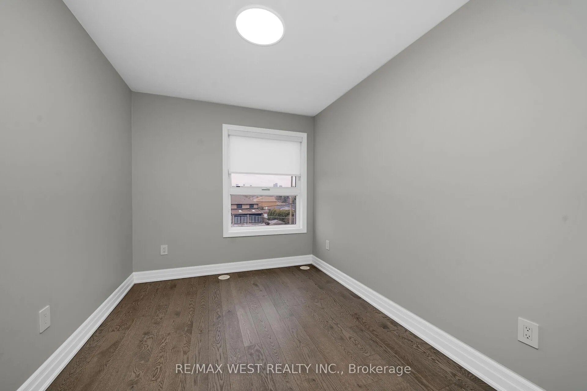 Photo 32 of 8208 Pine Valley Drive, Vaughan, East Woodbridge — HOMEH