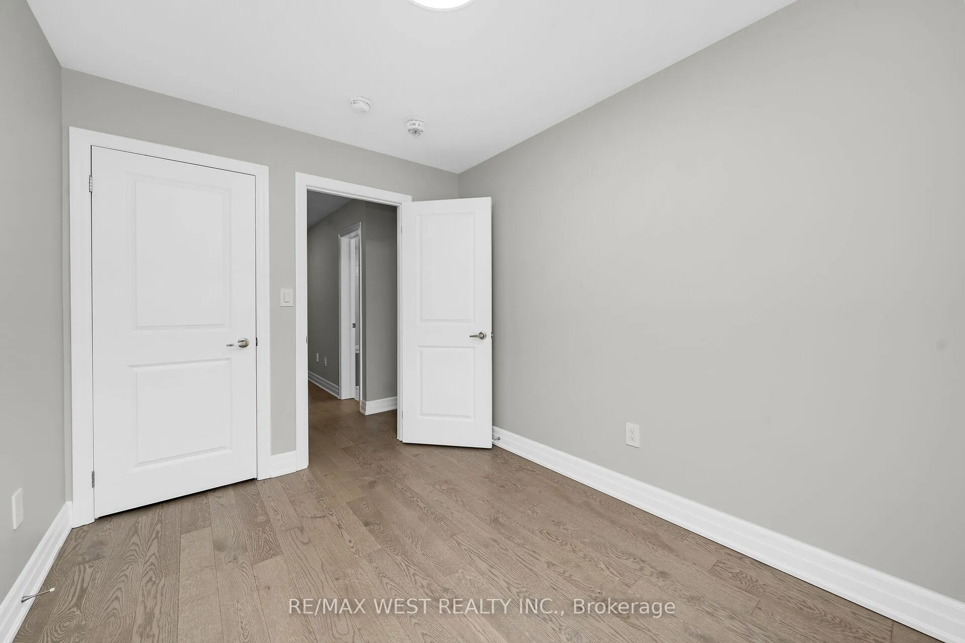 Photo 33 of 8208 Pine Valley Drive, Vaughan, East Woodbridge — HOMEH