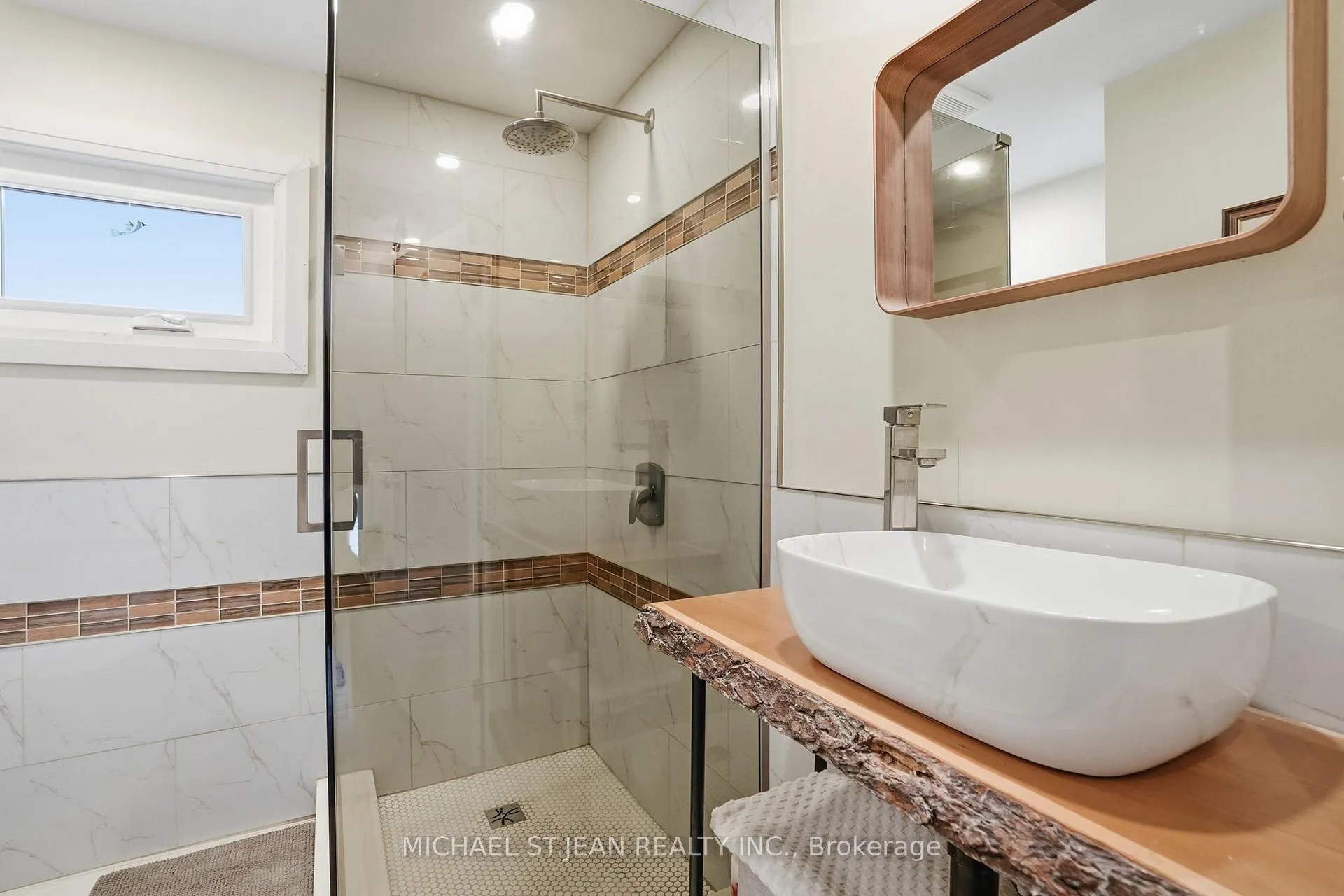 Photo 17 of 336 Barton Street, Hamilton, Stoney Creek — HOMEH