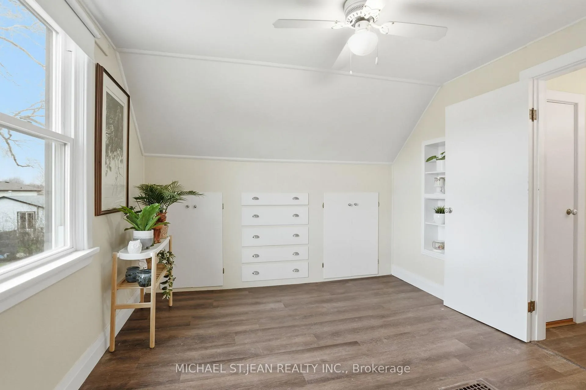 Photo 20 of 336 Barton Street, Hamilton, Stoney Creek — HOMEH