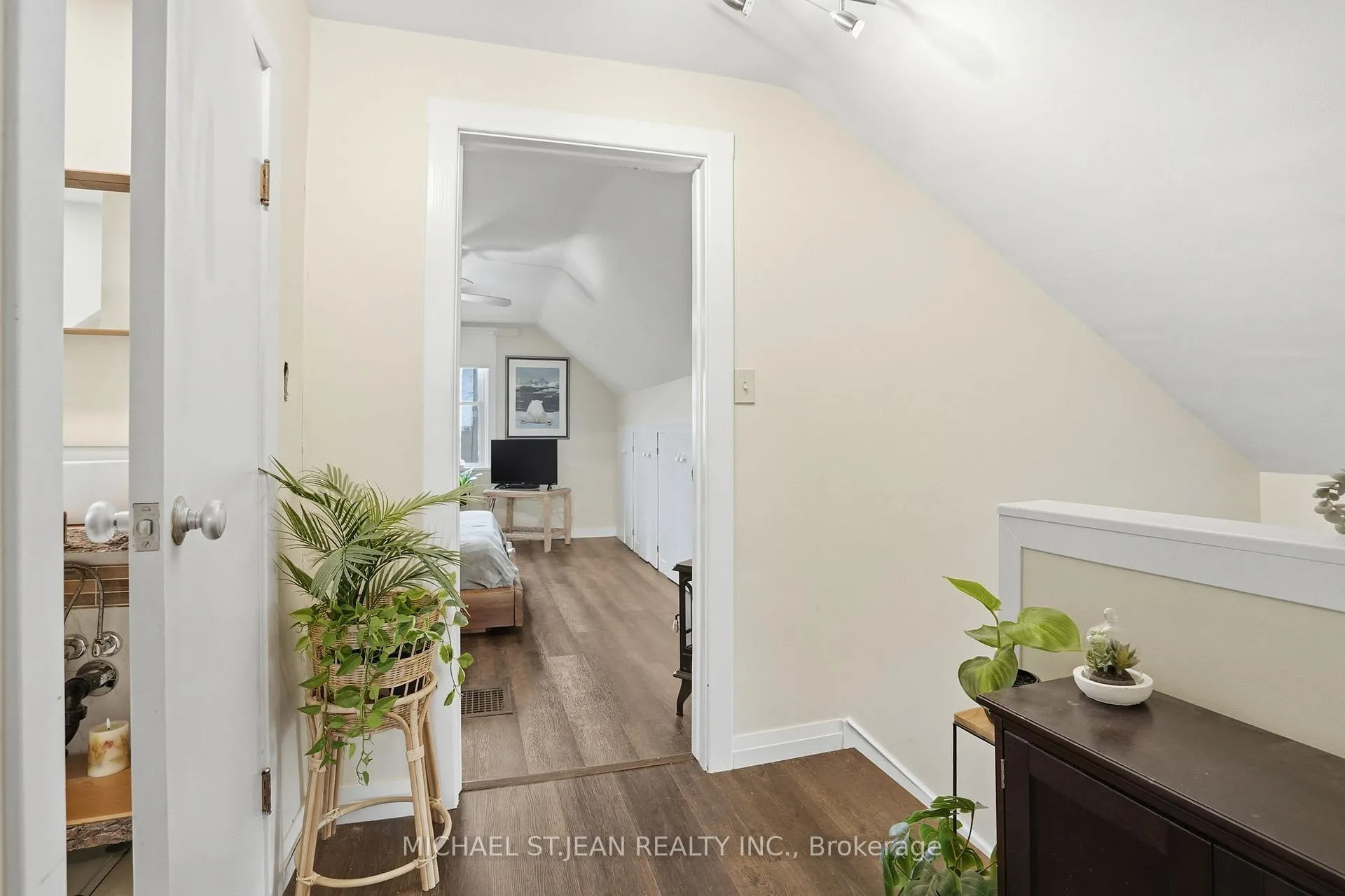 Photo 21 of 336 Barton Street, Hamilton, Stoney Creek — HOMEH