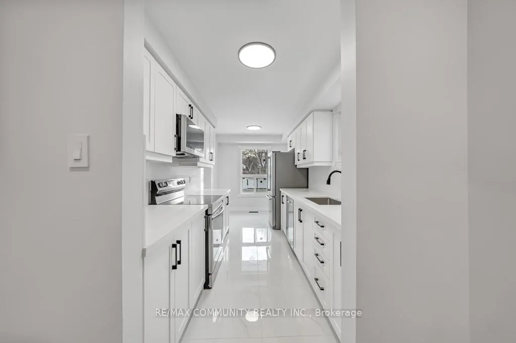 Photo 10 of 140 Orchard Heights Drive, Clarington, Newcastle — HOMEH