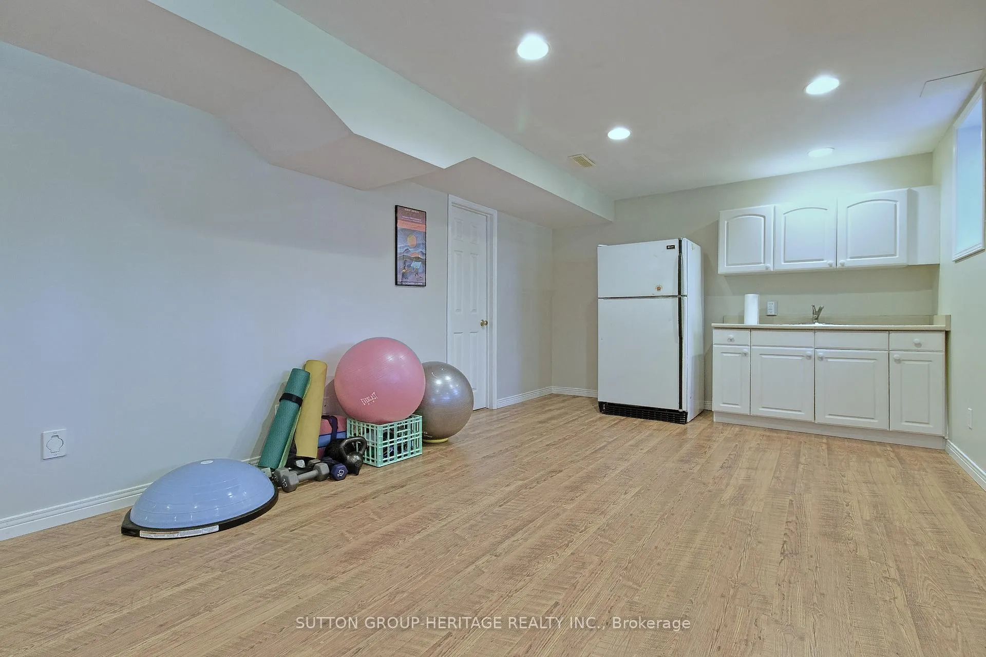 Photo 29 of 876 Darwin Drive, Pickering, Dunbarton — HOMEH