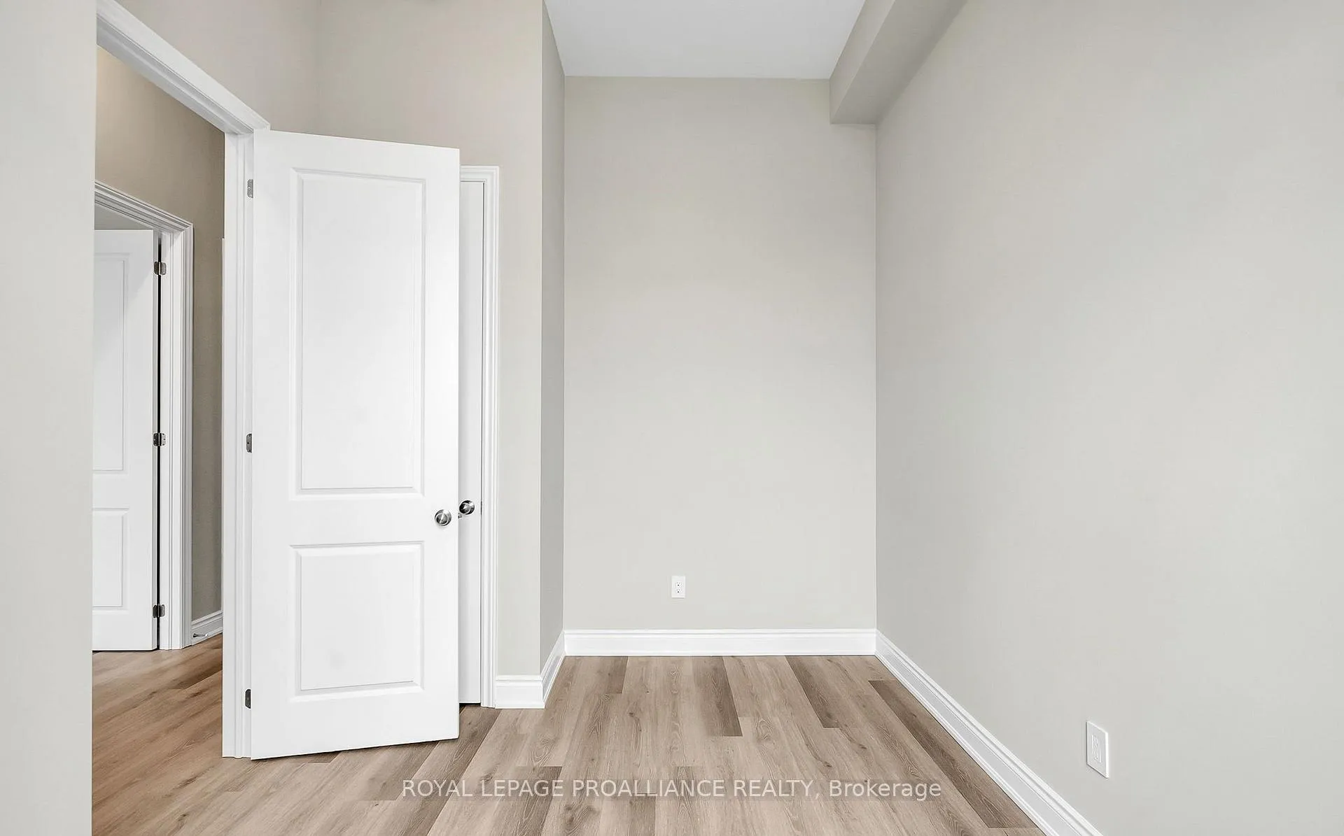 Photo 9 of 873 Charles Wilson Parkway, Cobourg — HOMEH