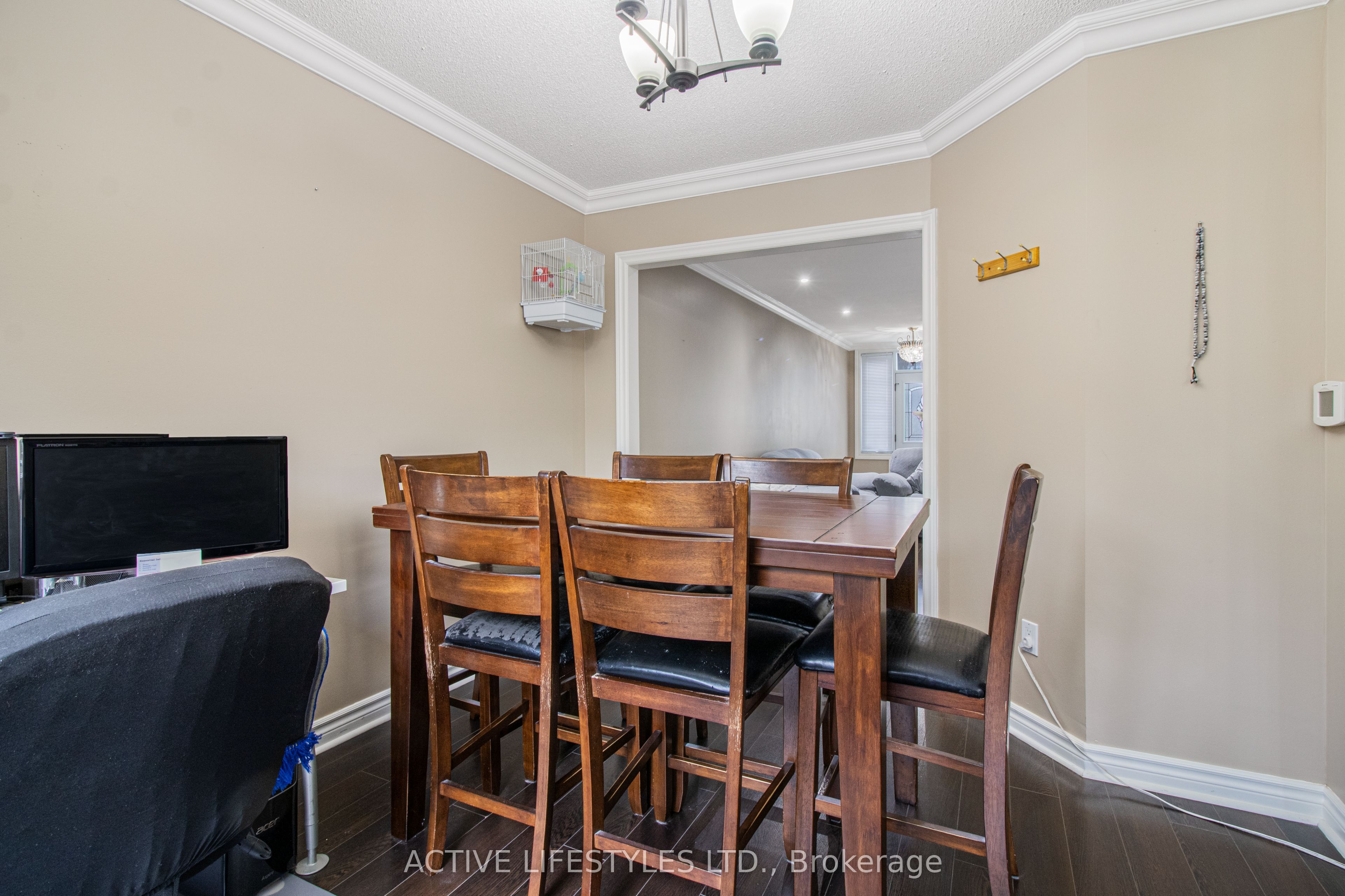 Photo 3 of Unit 59, 10 Hartnell Square, Brampton, Central Park — HOMEH