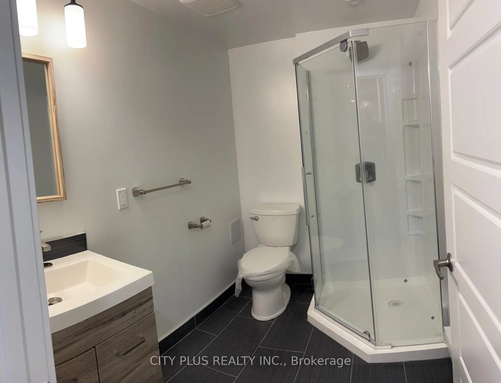 Photo 5 of Unit Studio, 1922 Queen Street, Toronto, The Beaches — HOMEH