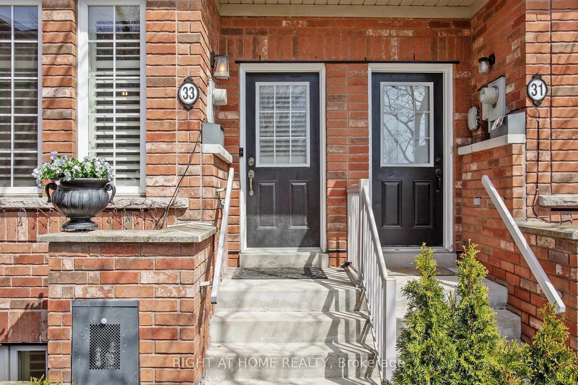 Photo 2 of 33 Brockville Street, Toronto, East End-Danforth — HOMEH