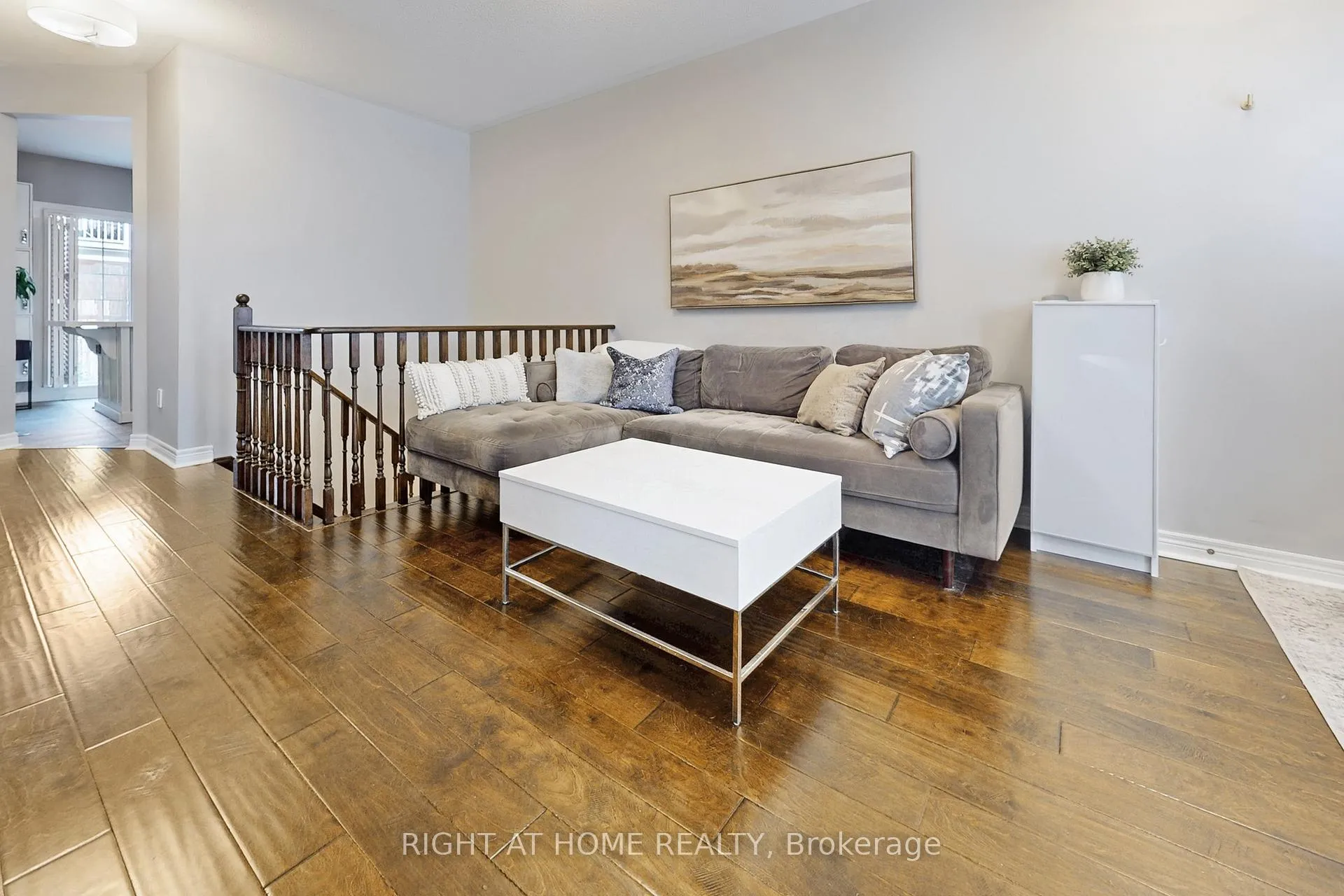 Photo 4 of 33 Brockville Street, Toronto, East End-Danforth — HOMEH