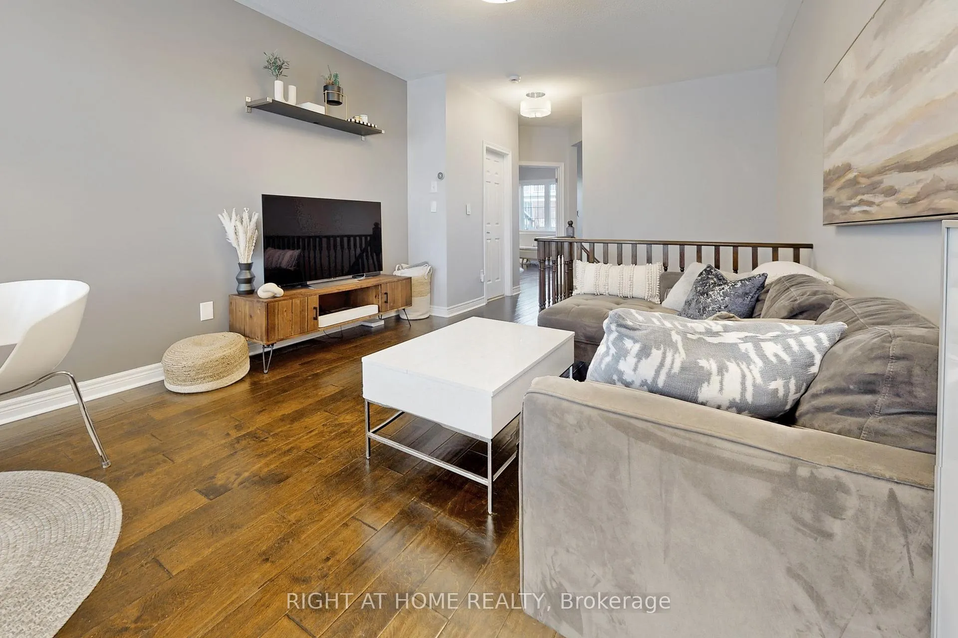 Photo 5 of 33 Brockville Street, Toronto, East End-Danforth — HOMEH