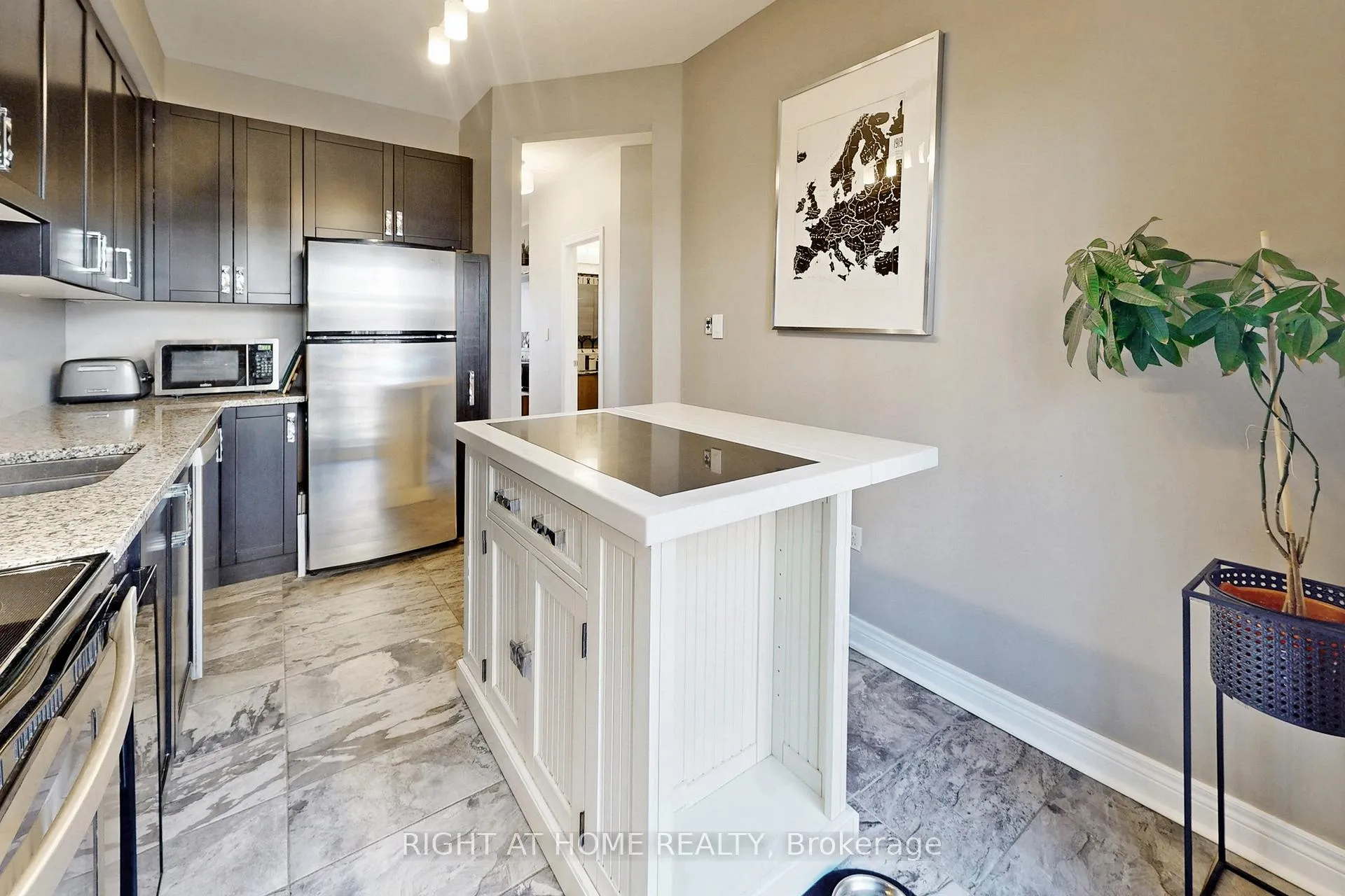 Photo 13 of 33 Brockville Street, Toronto, East End-Danforth — HOMEH