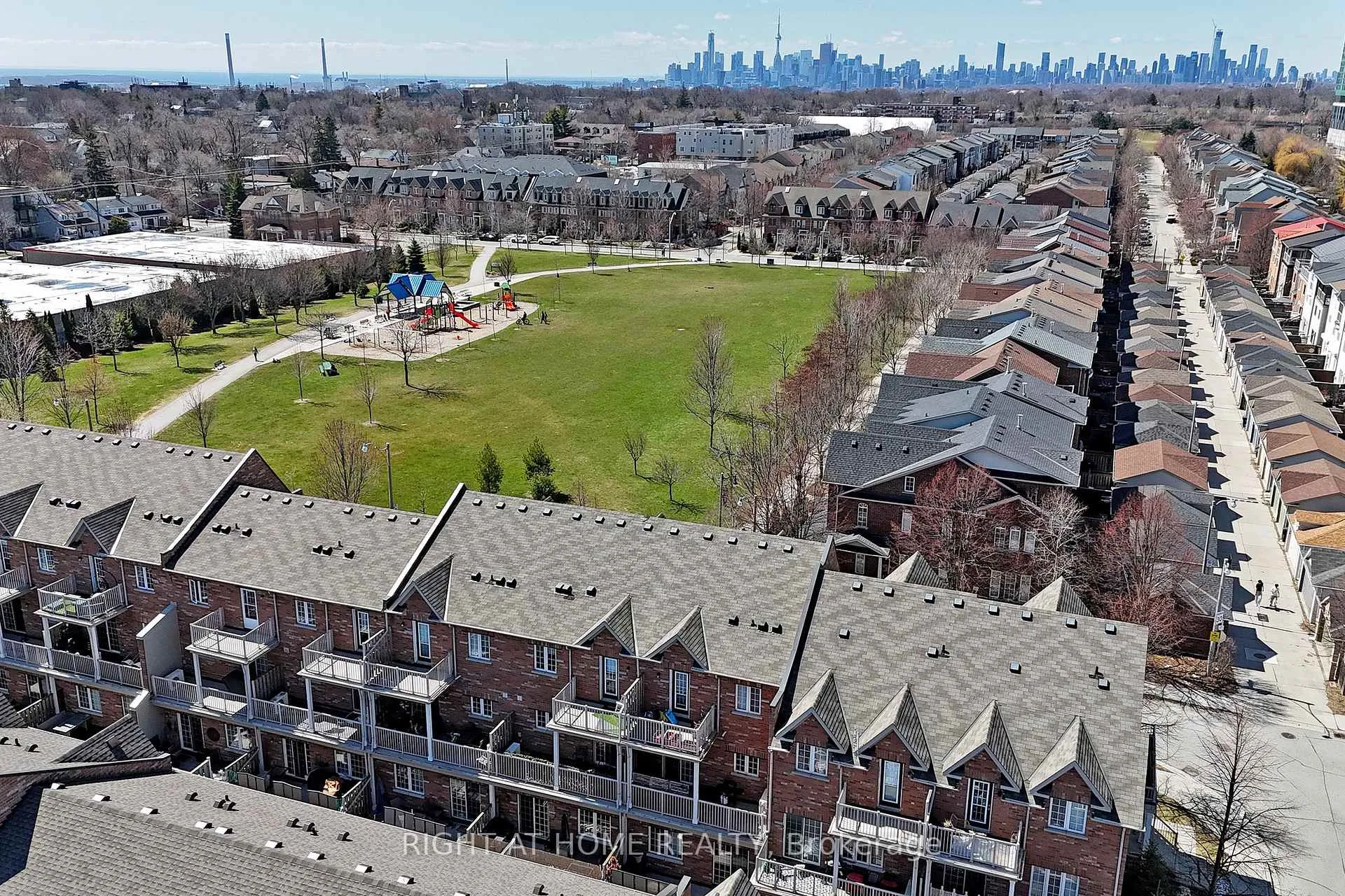 Photo 37 of 33 Brockville Street, Toronto, East End-Danforth — HOMEH