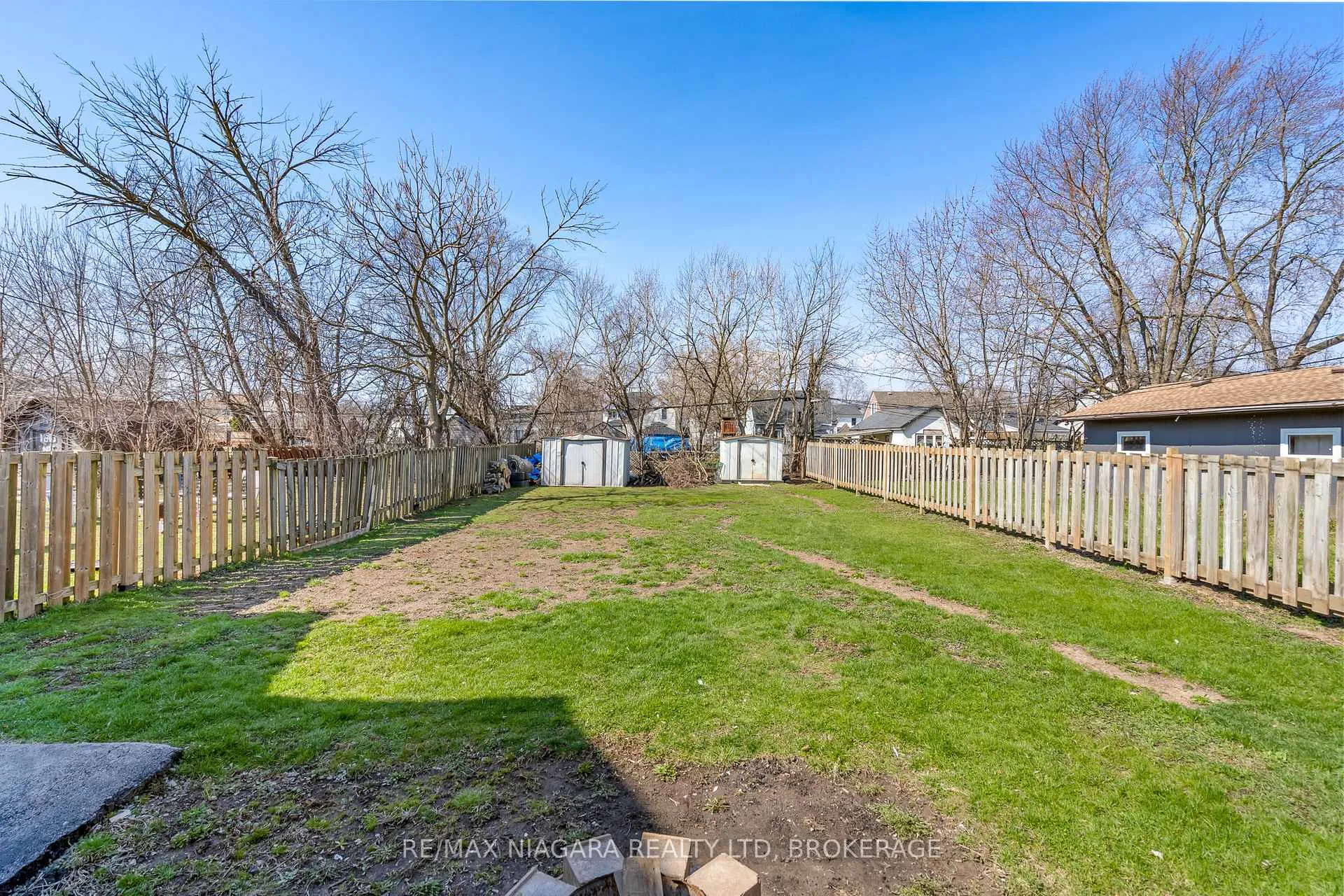 Photo 5 of 50 Merigold Street, St. Catharines, Western Hill — HOMEH