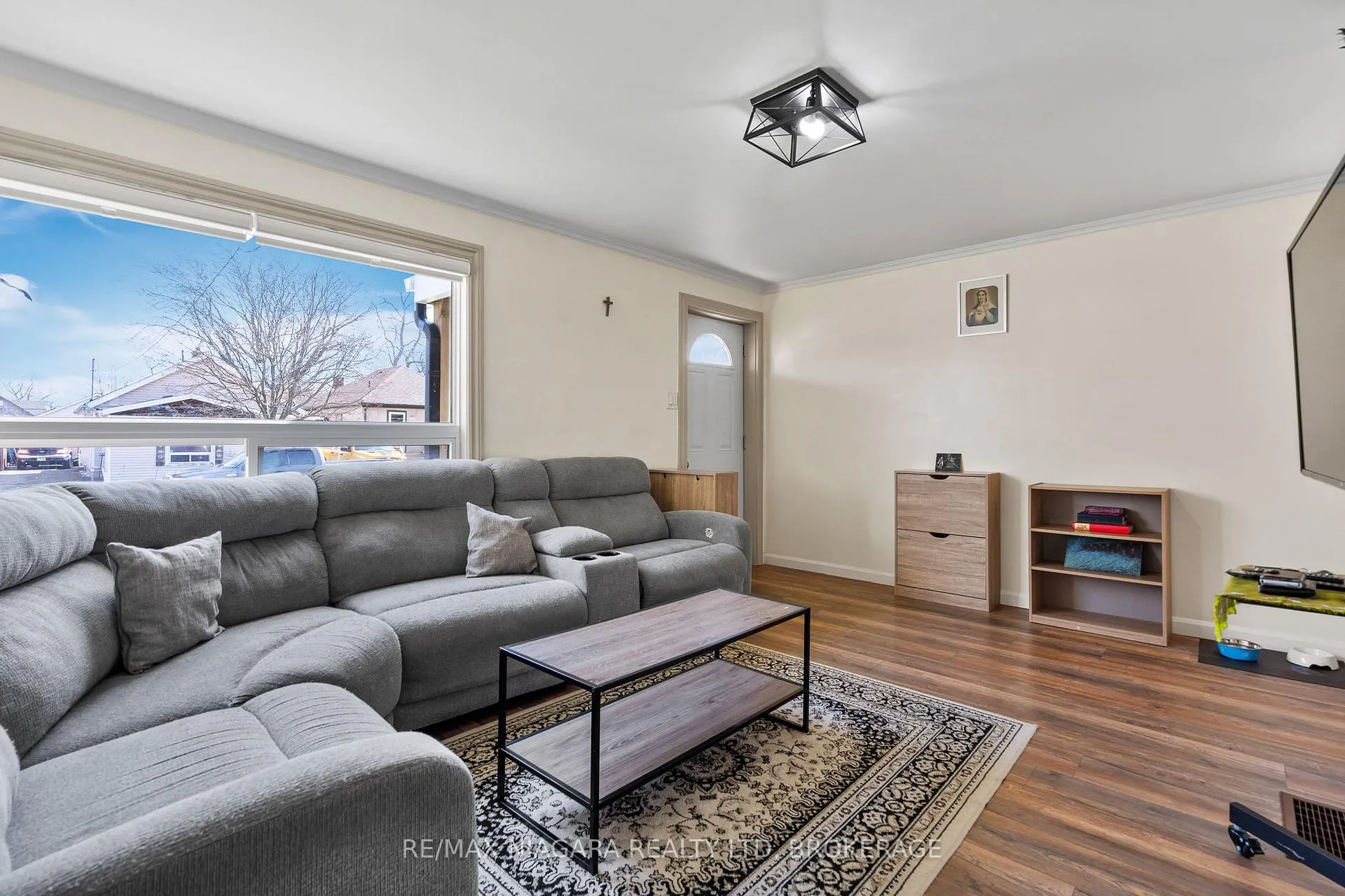 Photo 16 of 50 Merigold Street, St. Catharines, Western Hill — HOMEH