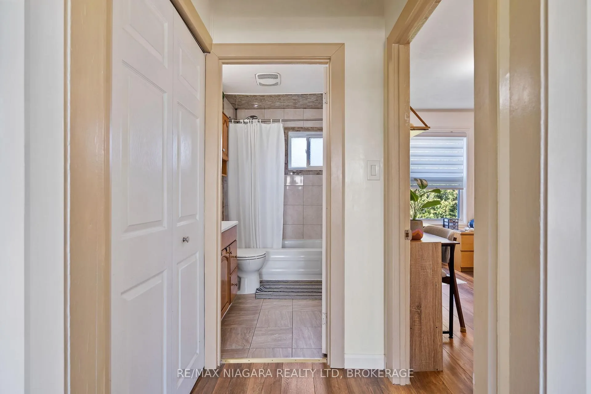 Photo 17 of 50 Merigold Street, St. Catharines, Western Hill — HOMEH
