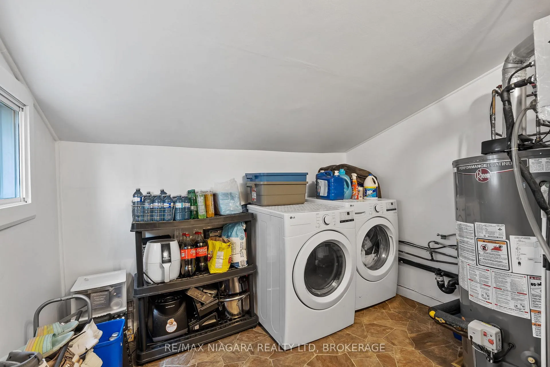 Photo 18 of 50 Merigold Street, St. Catharines, Western Hill — HOMEH