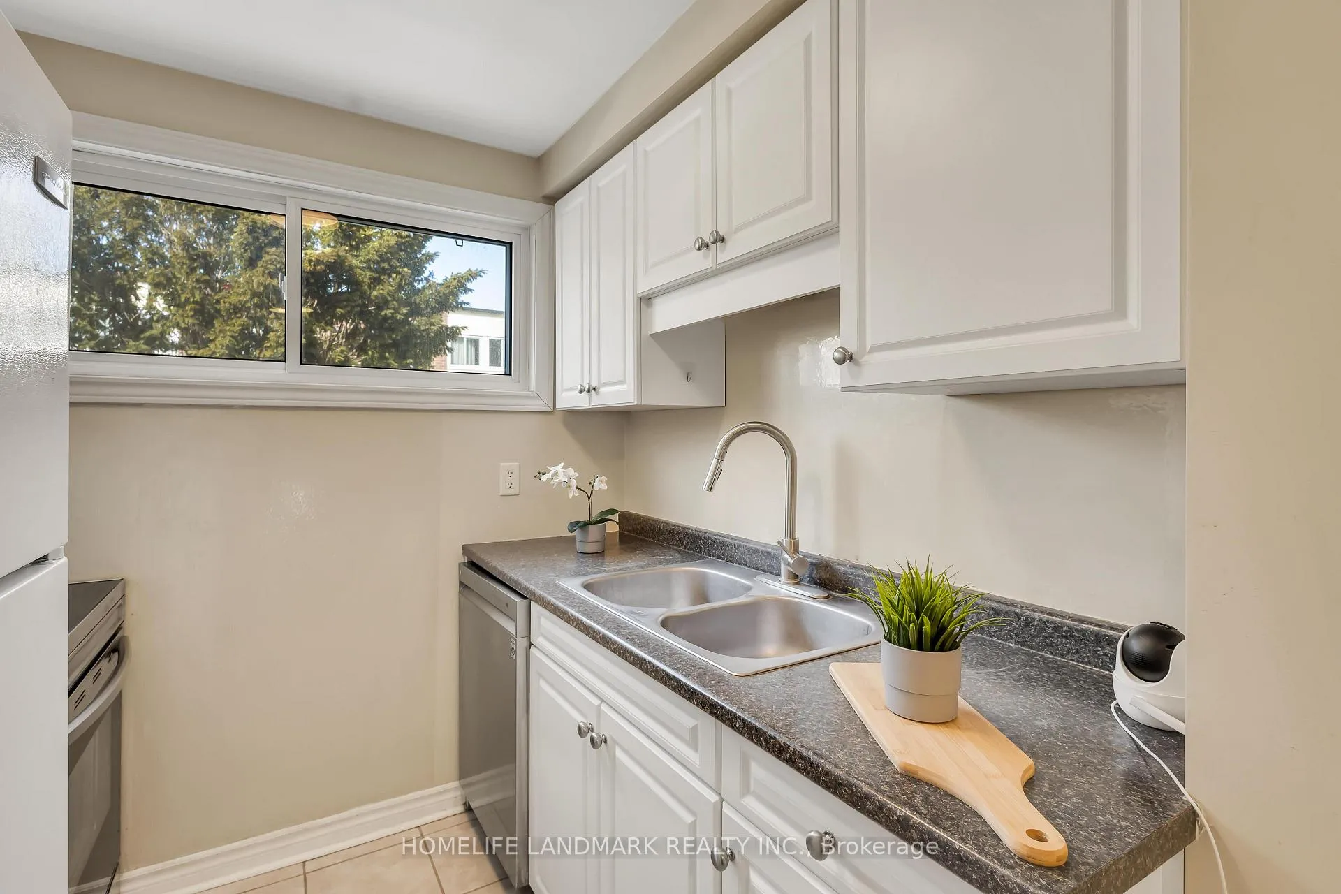 Photo 14 of Unit 28, 35 Breckenridge Drive, Kitchener — HOMEH