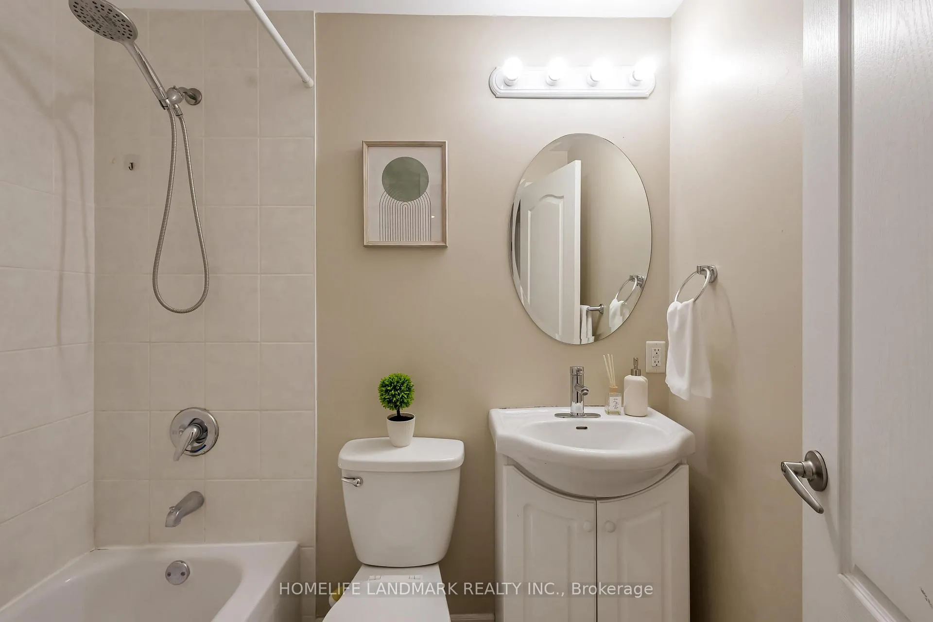 Photo 19 of Unit 28, 35 Breckenridge Drive, Kitchener — HOMEH