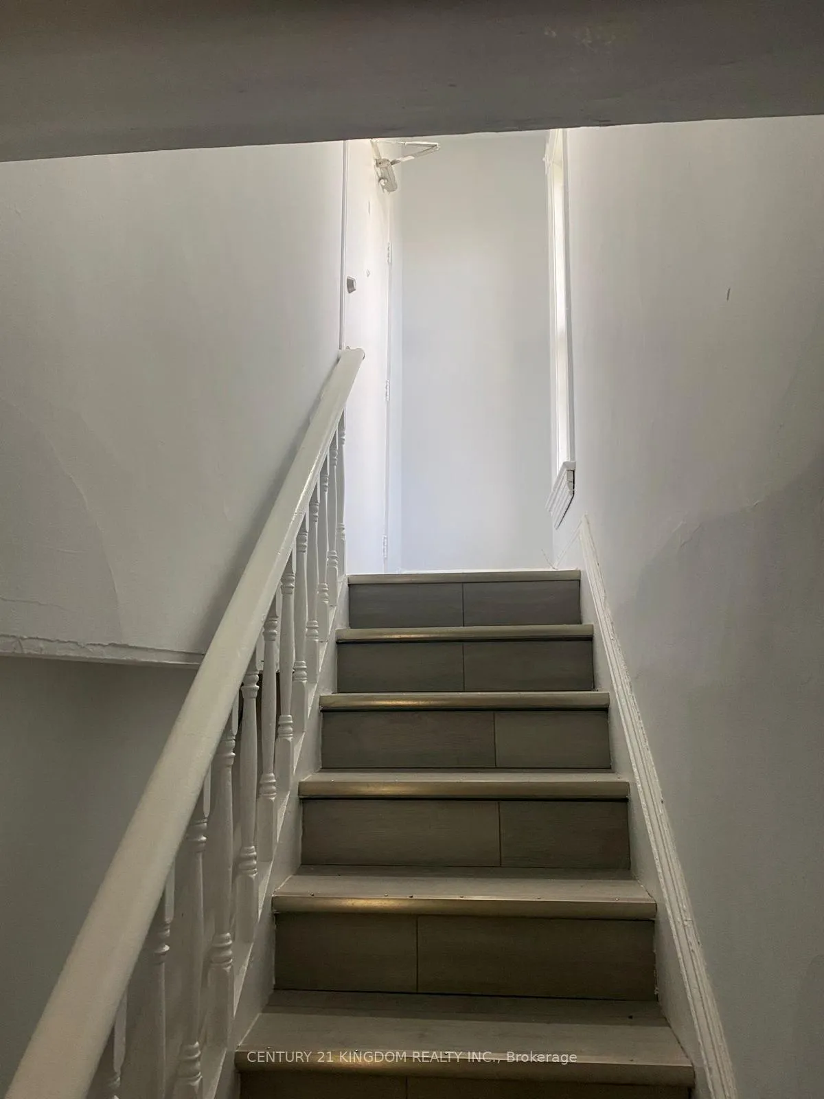 Photo 2 of Unit Upper, 201 Albert Street, Oshawa, Central — HOMEH