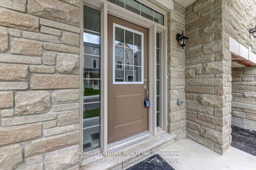 Photo 3 of 26 Thomas Hope Lane, Markham, Cedarwood — HOMEH
