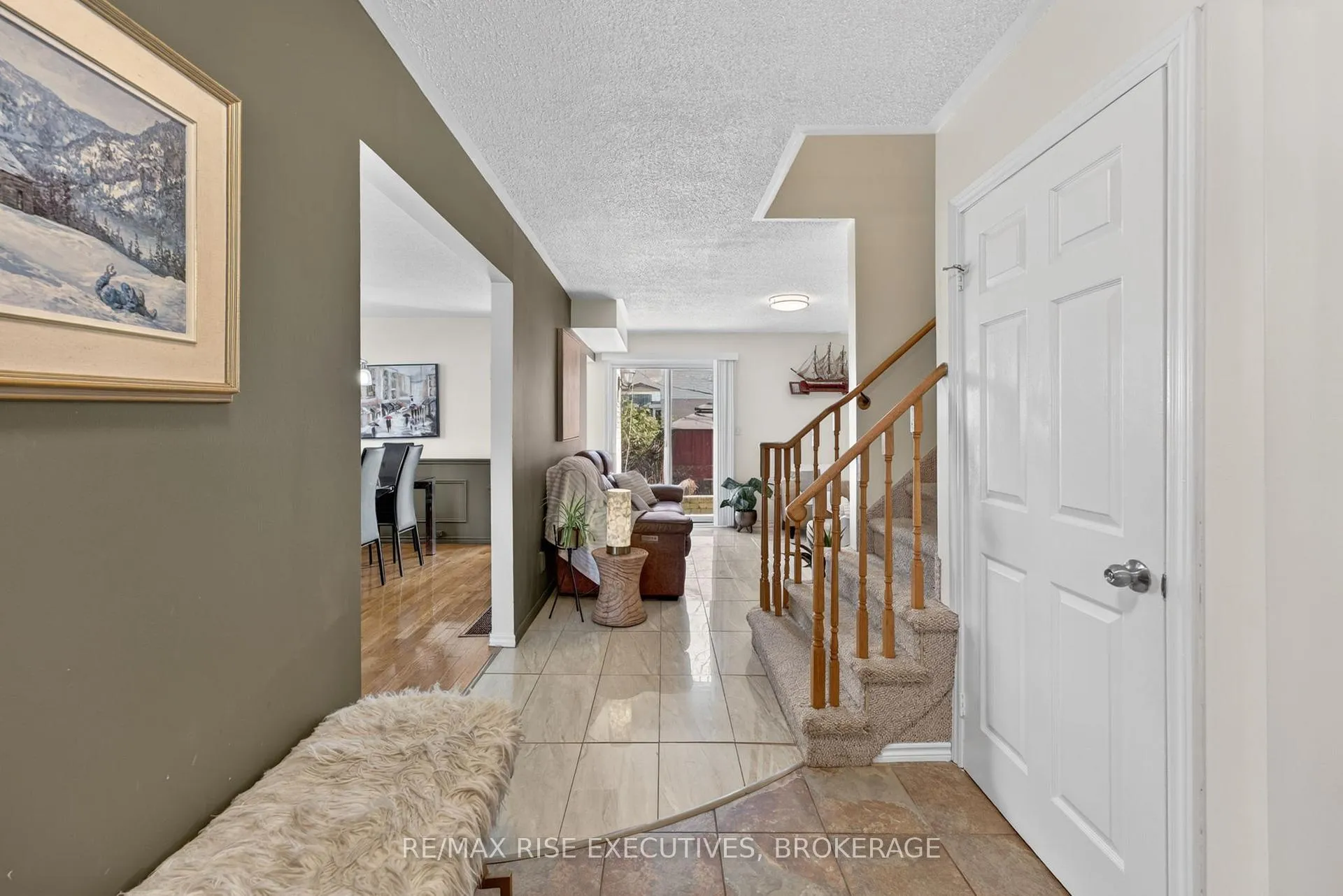 Photo 5 of 880 Lancaster Drive, Kingston, North of Taylor-Kidd Blvd — HOMEH