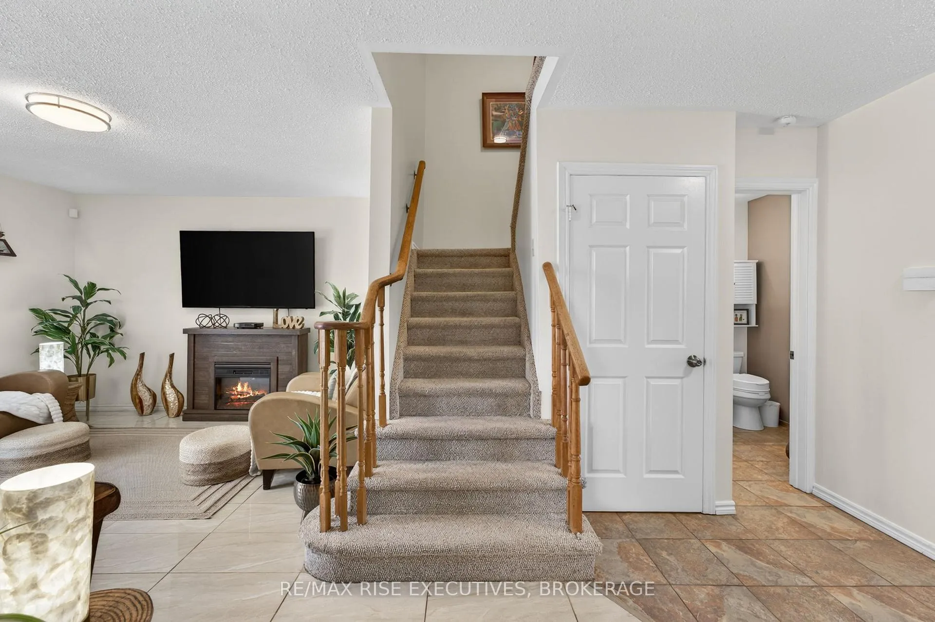Photo 16 of 880 Lancaster Drive, Kingston, North of Taylor-Kidd Blvd — HOMEH