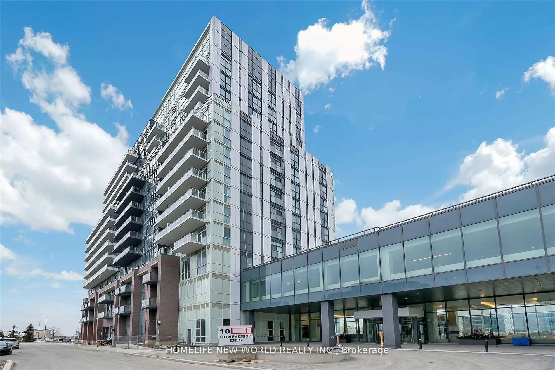 Front of Unit 1511, 10 Honeycrisp Crescent
