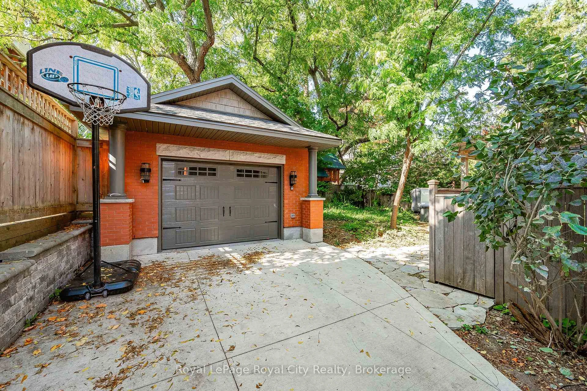 Photo 42 of 138 Dublin Street N, Guelph, Downtown — HOMEH