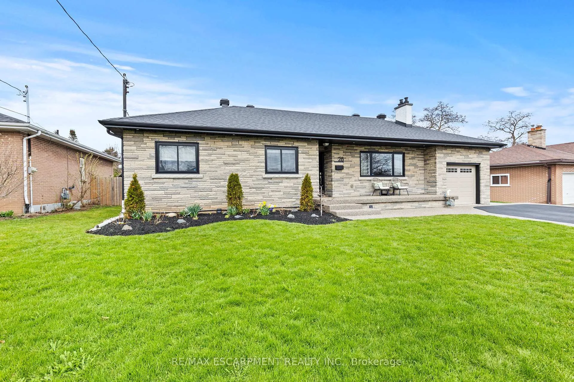 Photo 6 of 28 Bonita Drive, Hamilton, Stoney Creek — HOMEH
