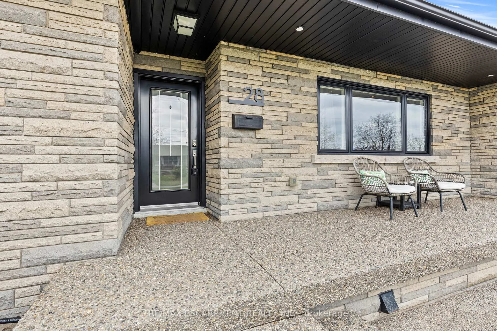 Photo 7 of 28 Bonita Drive, Hamilton, Stoney Creek — HOMEH