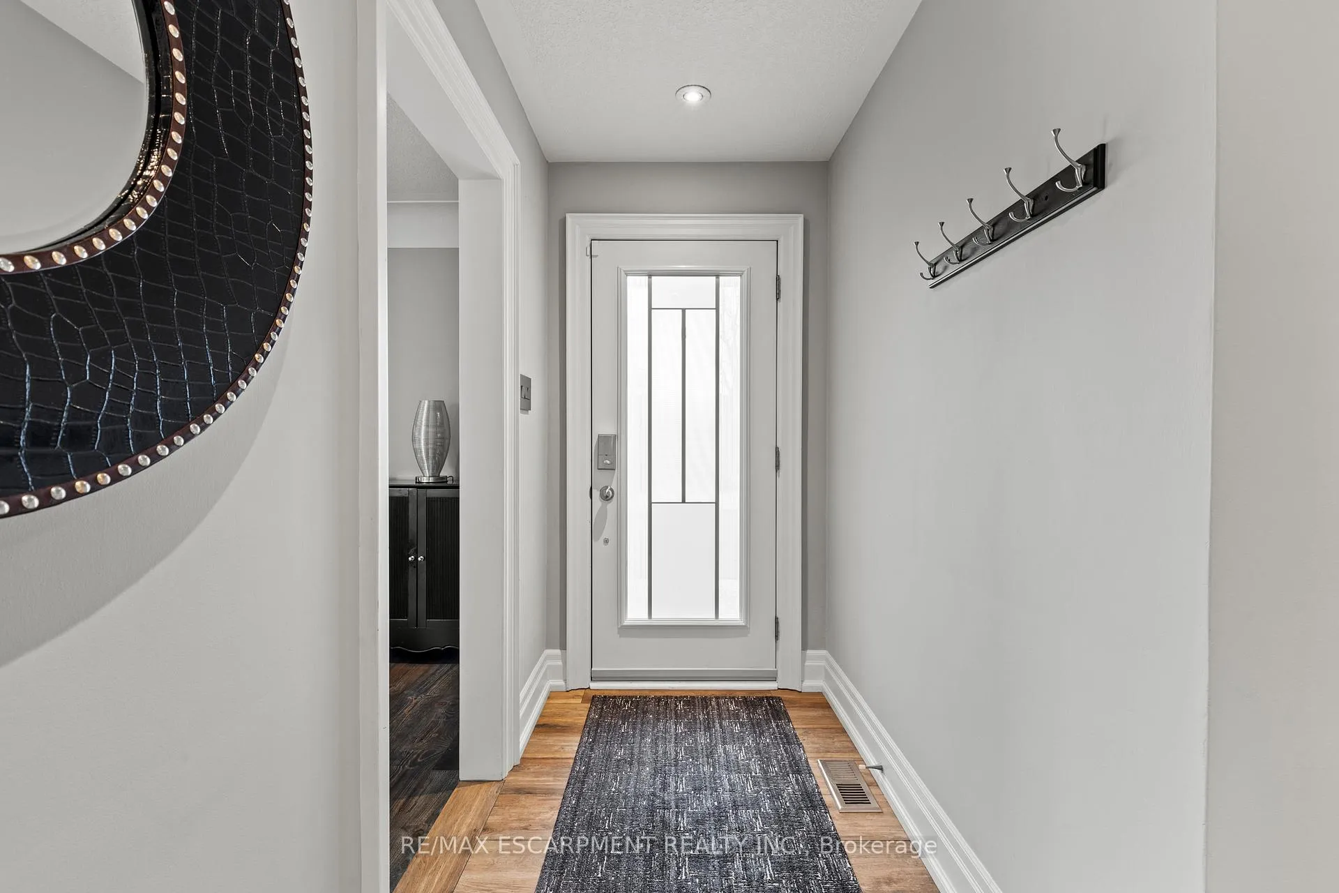 Photo 8 of 28 Bonita Drive, Hamilton, Stoney Creek — HOMEH