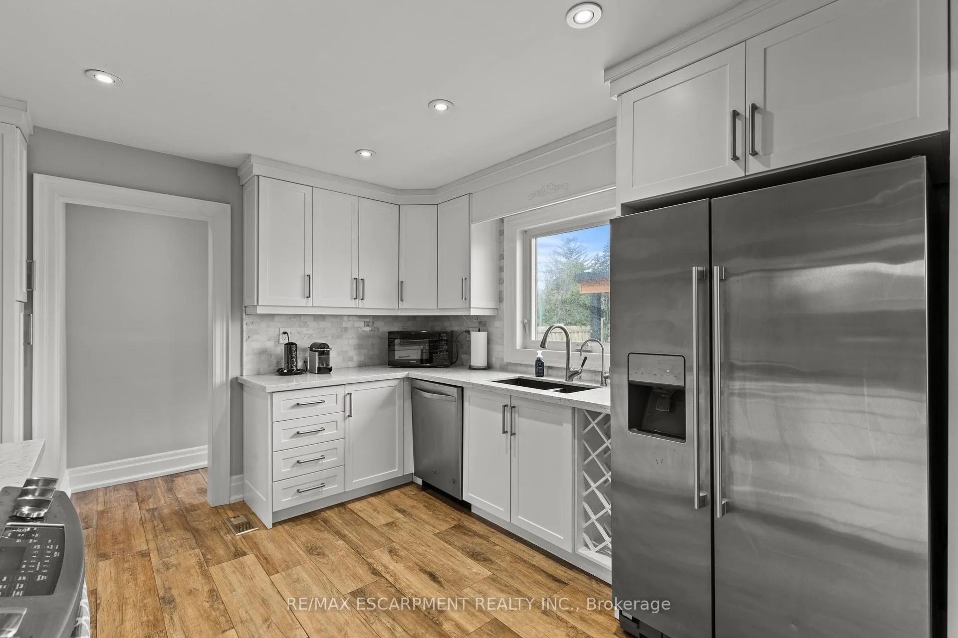 Photo 16 of 28 Bonita Drive, Hamilton, Stoney Creek — HOMEH