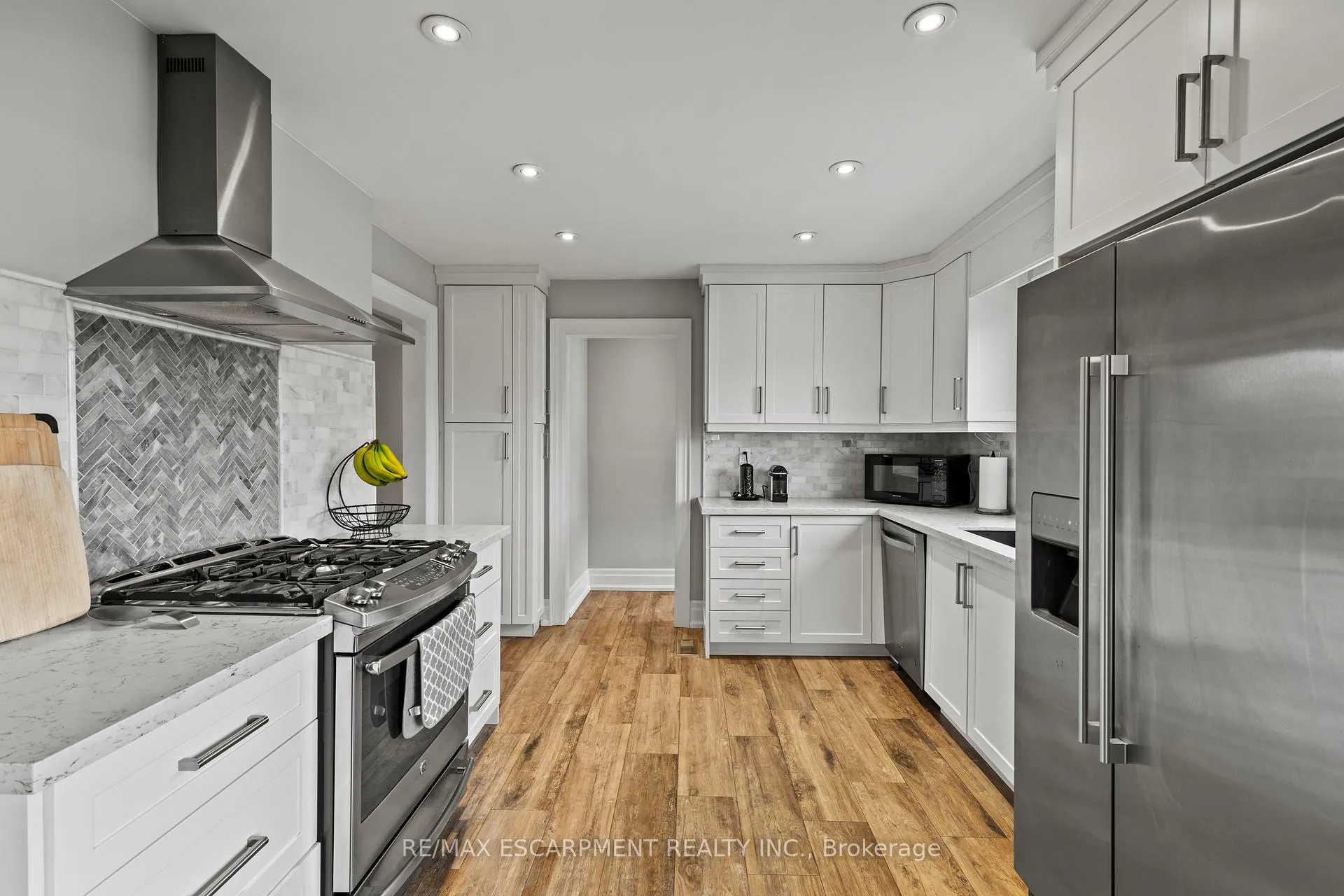 Photo 17 of 28 Bonita Drive, Hamilton, Stoney Creek — HOMEH