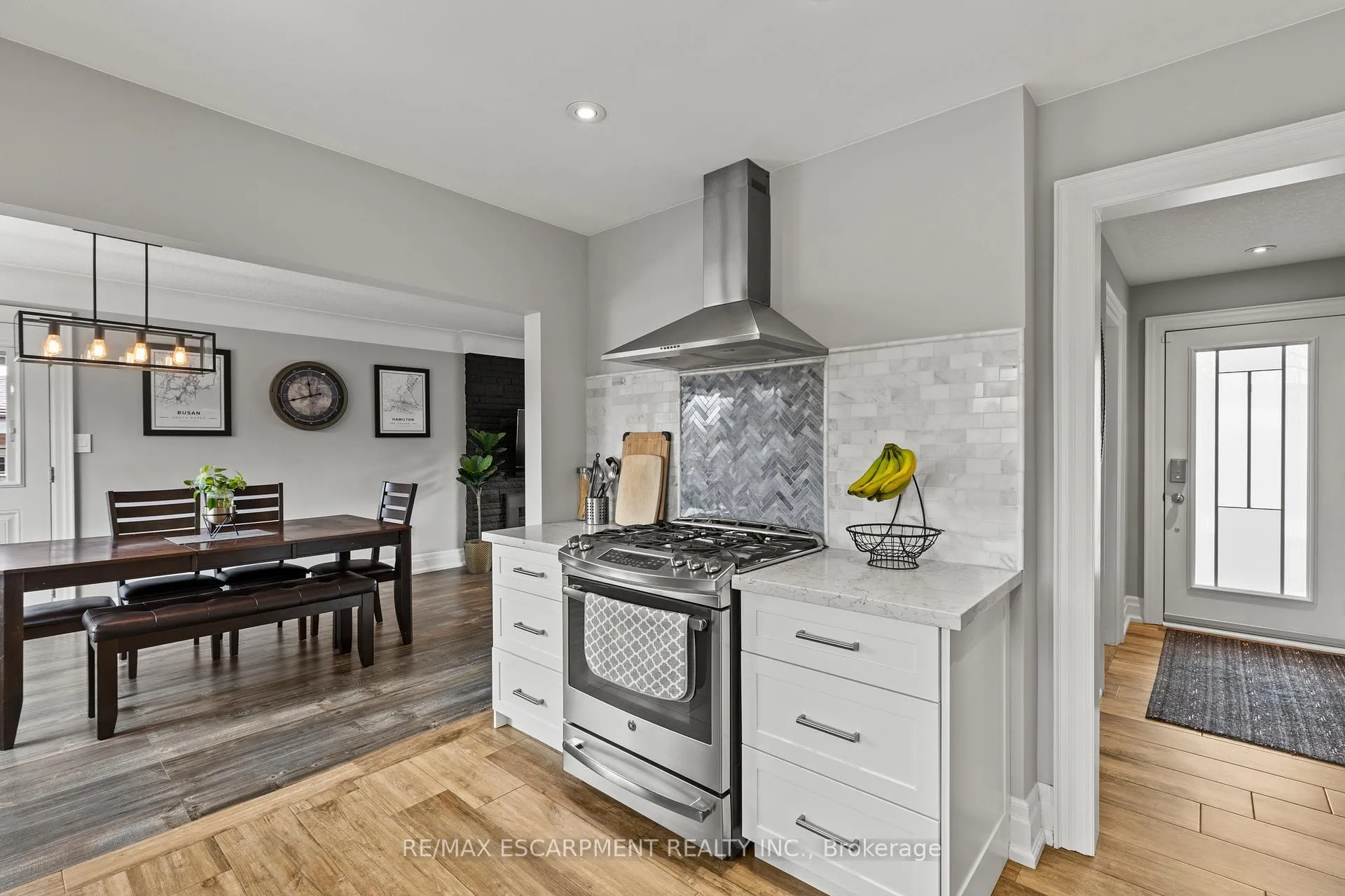 Photo 20 of 28 Bonita Drive, Hamilton, Stoney Creek — HOMEH