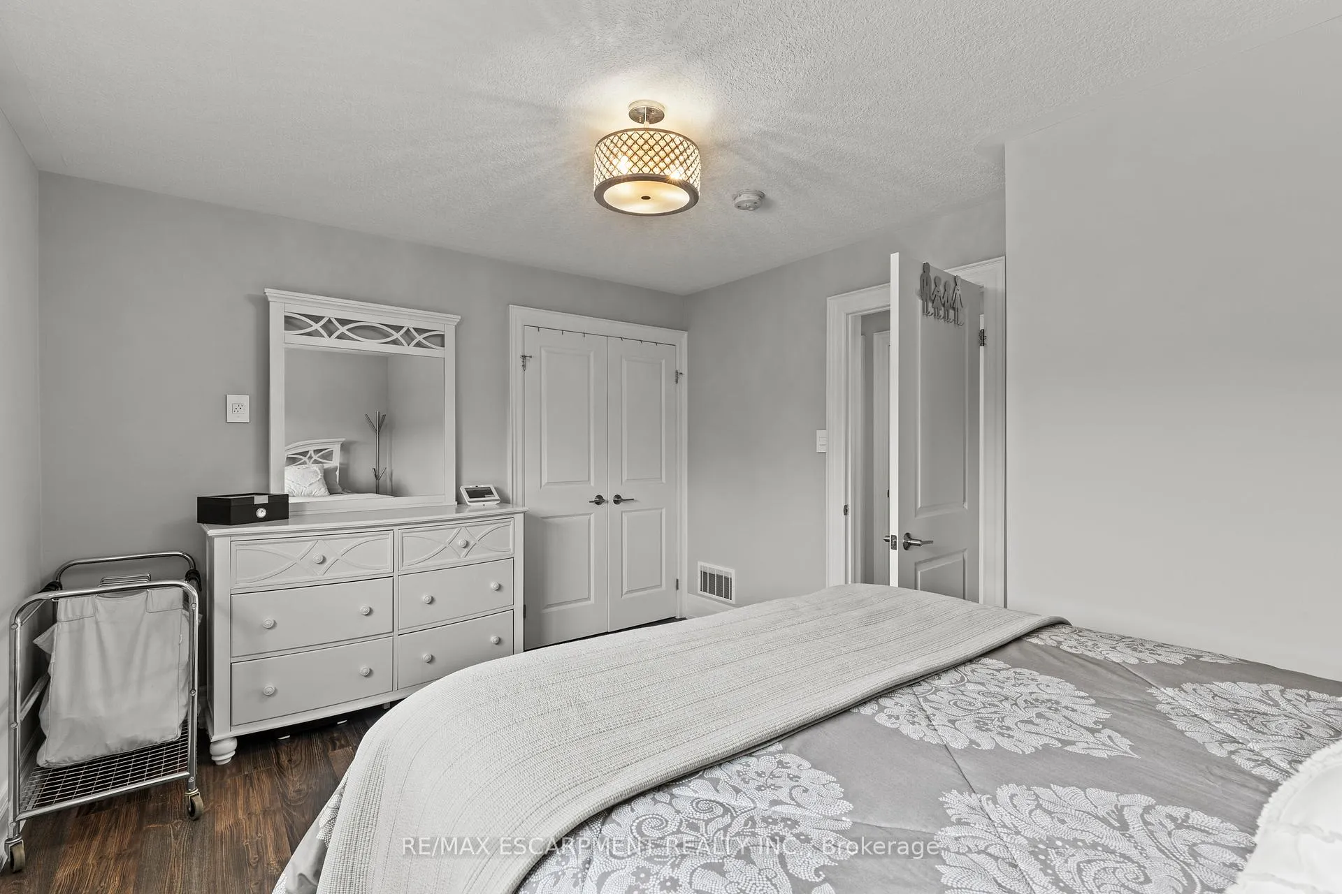 Photo 22 of 28 Bonita Drive, Hamilton, Stoney Creek — HOMEH