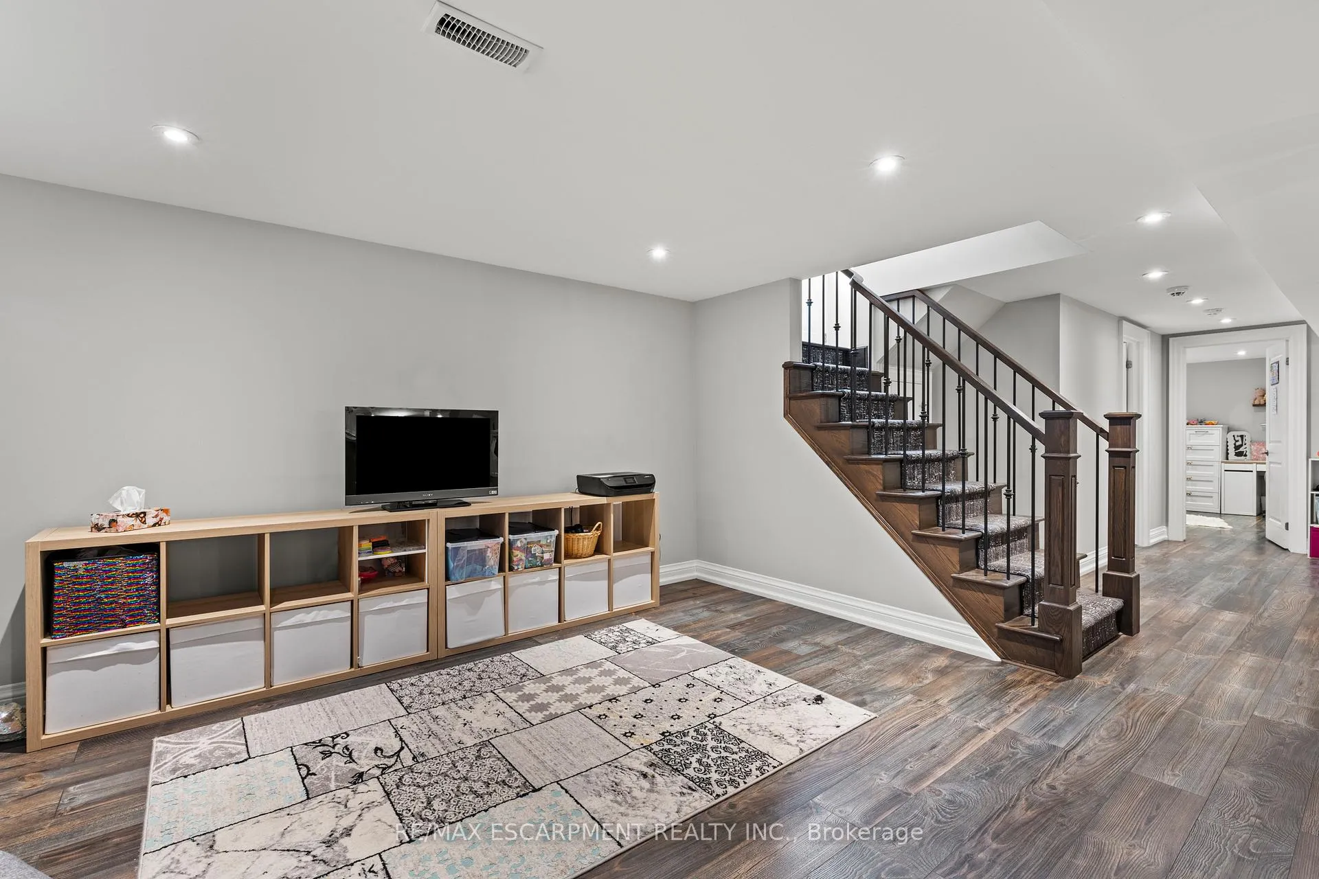 Photo 28 of 28 Bonita Drive, Hamilton, Stoney Creek — HOMEH