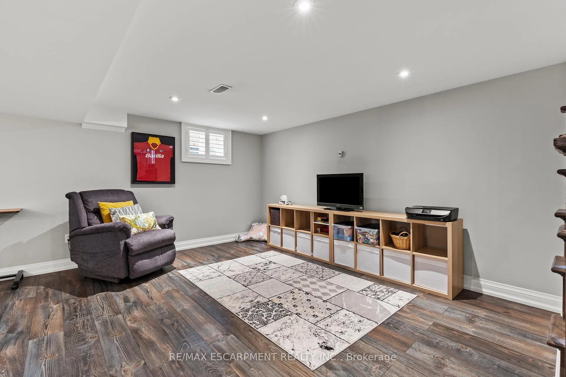 Photo 29 of 28 Bonita Drive, Hamilton, Stoney Creek — HOMEH