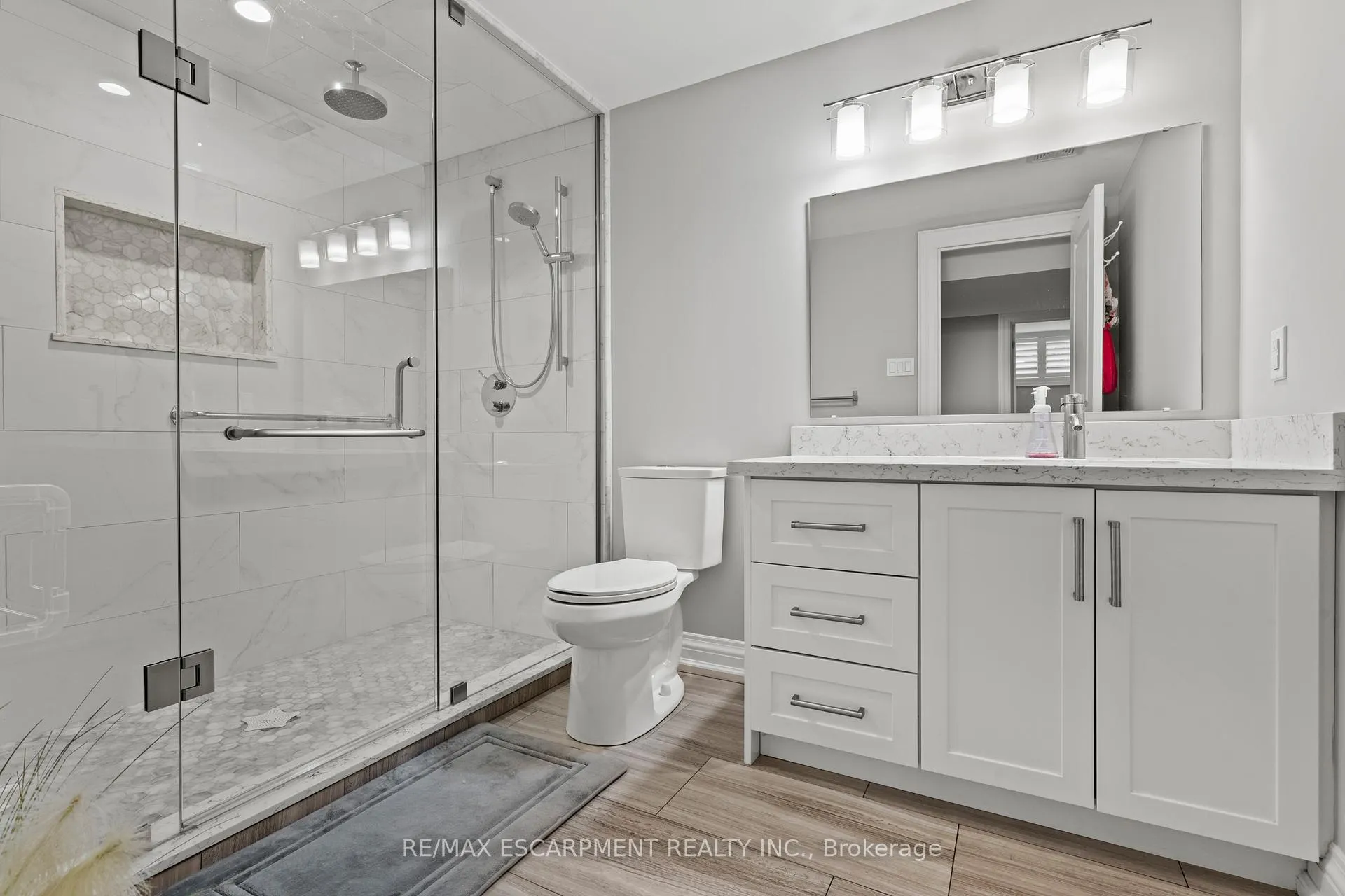Photo 37 of 28 Bonita Drive, Hamilton, Stoney Creek — HOMEH