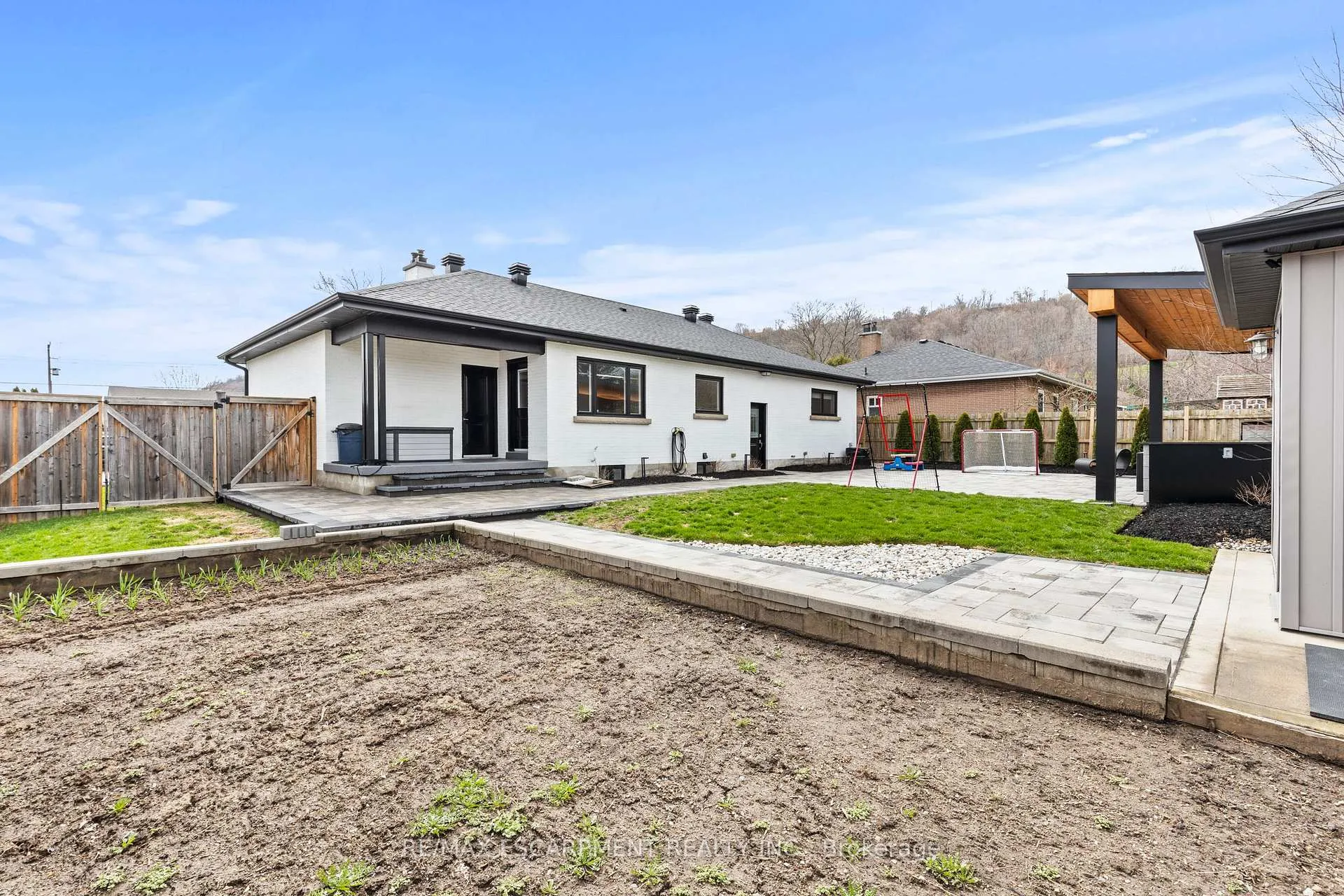 Photo 39 of 28 Bonita Drive, Hamilton, Stoney Creek — HOMEH
