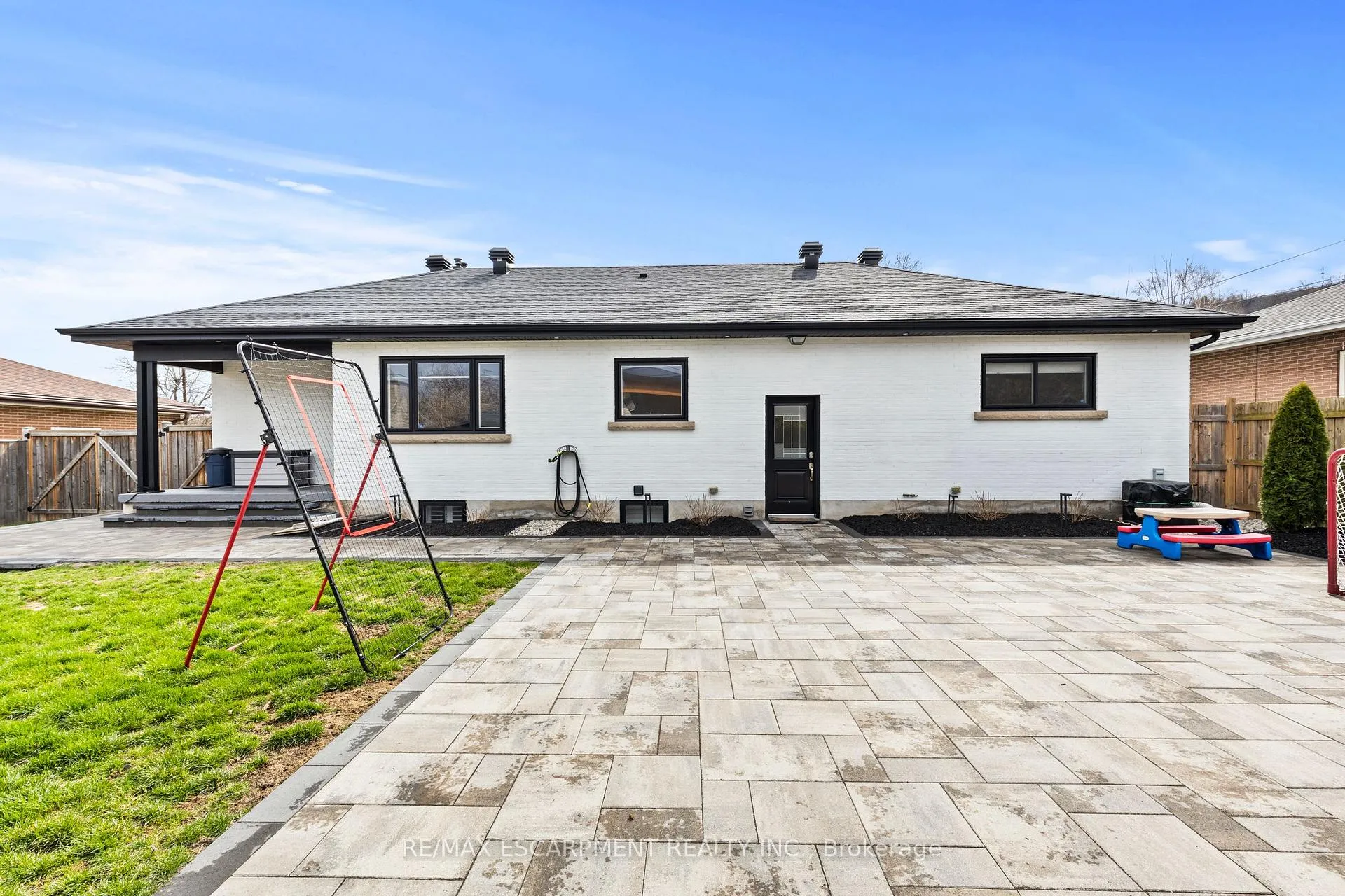 Photo 40 of 28 Bonita Drive, Hamilton, Stoney Creek — HOMEH