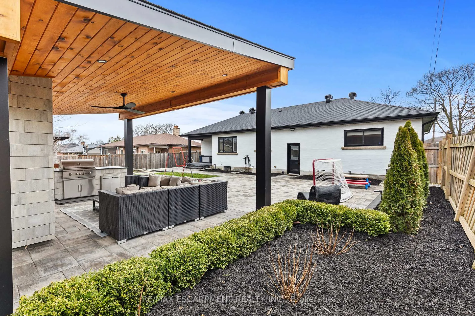 Photo 41 of 28 Bonita Drive, Hamilton, Stoney Creek — HOMEH