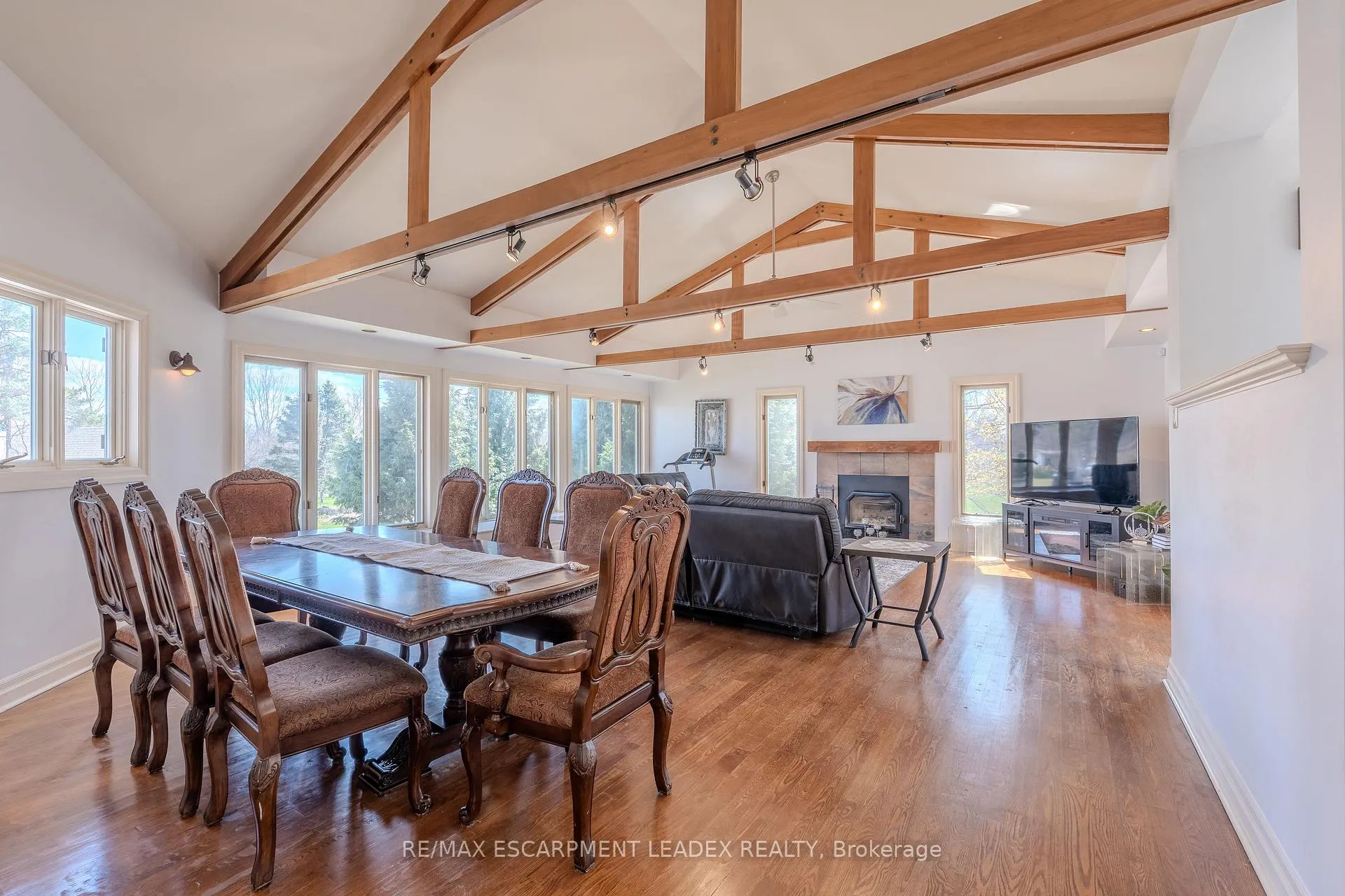 Photo 4 of 959 Book Road, Hamilton, Rural Ancaster — HOMEH