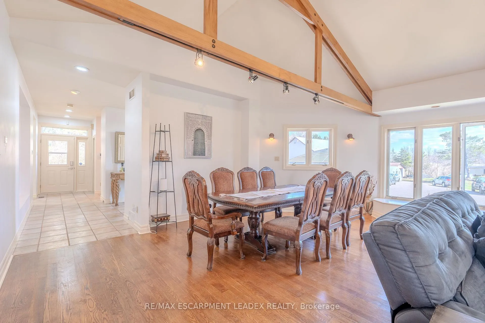 Photo 7 of 959 Book Road, Hamilton, Rural Ancaster — HOMEH