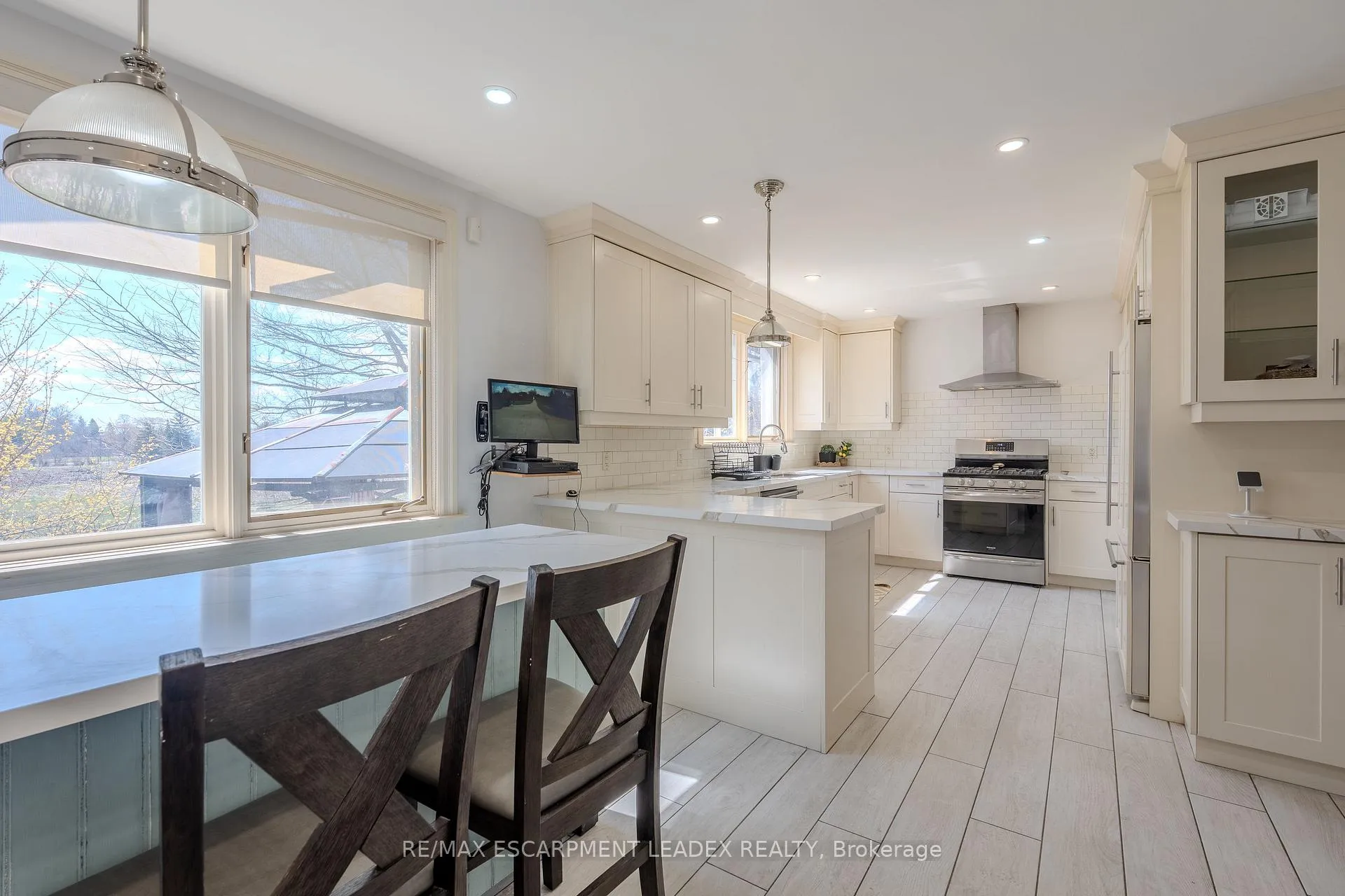 Photo 10 of 959 Book Road, Hamilton, Rural Ancaster — HOMEH