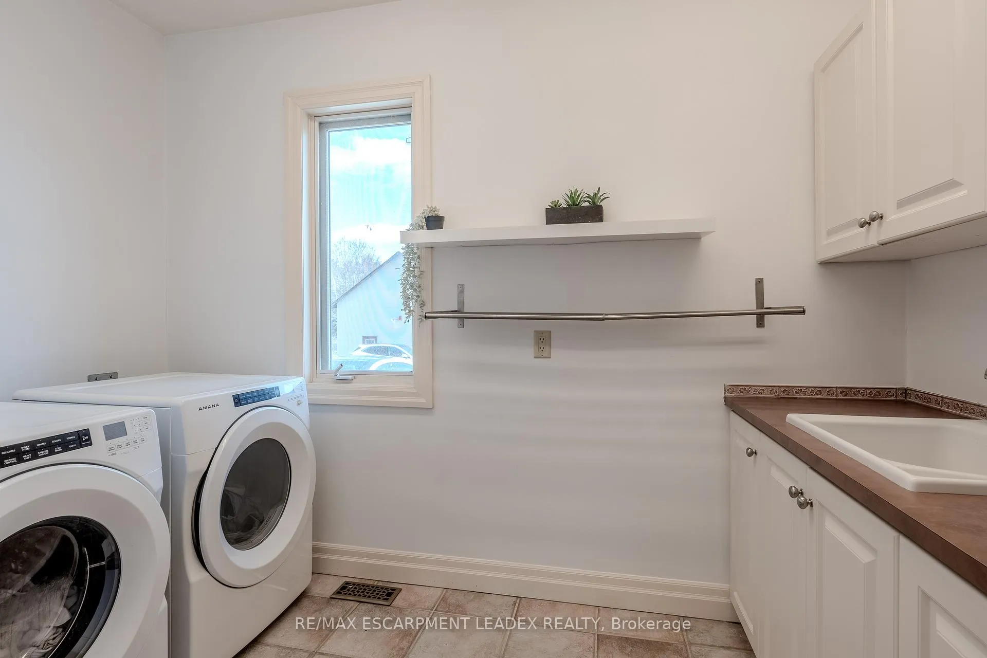 Photo 21 of 959 Book Road, Hamilton, Rural Ancaster — HOMEH