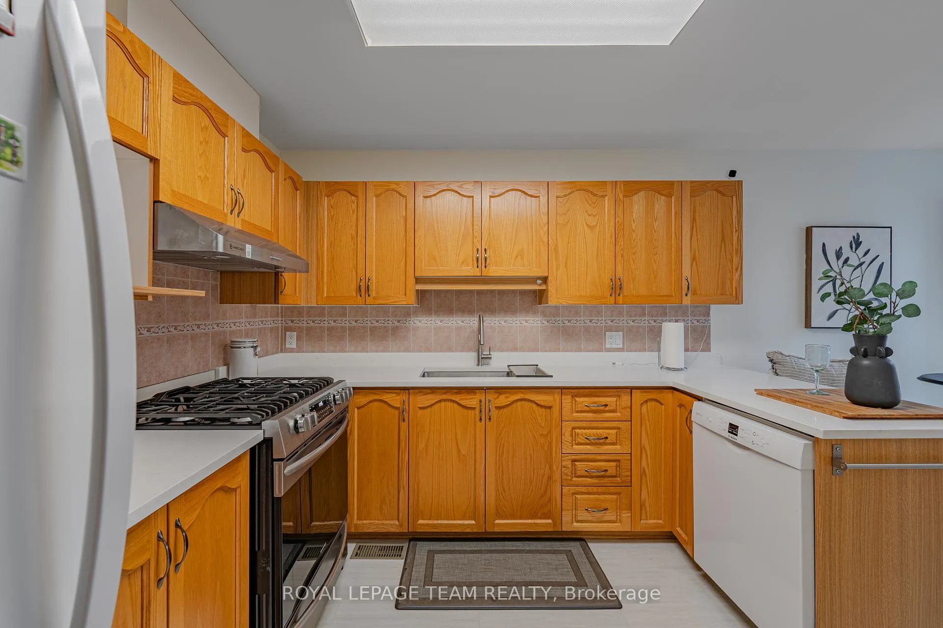 Photo 16 of 66 Gray Crescent, Ottawa, Kanata - Beaverbrook — HOMEH