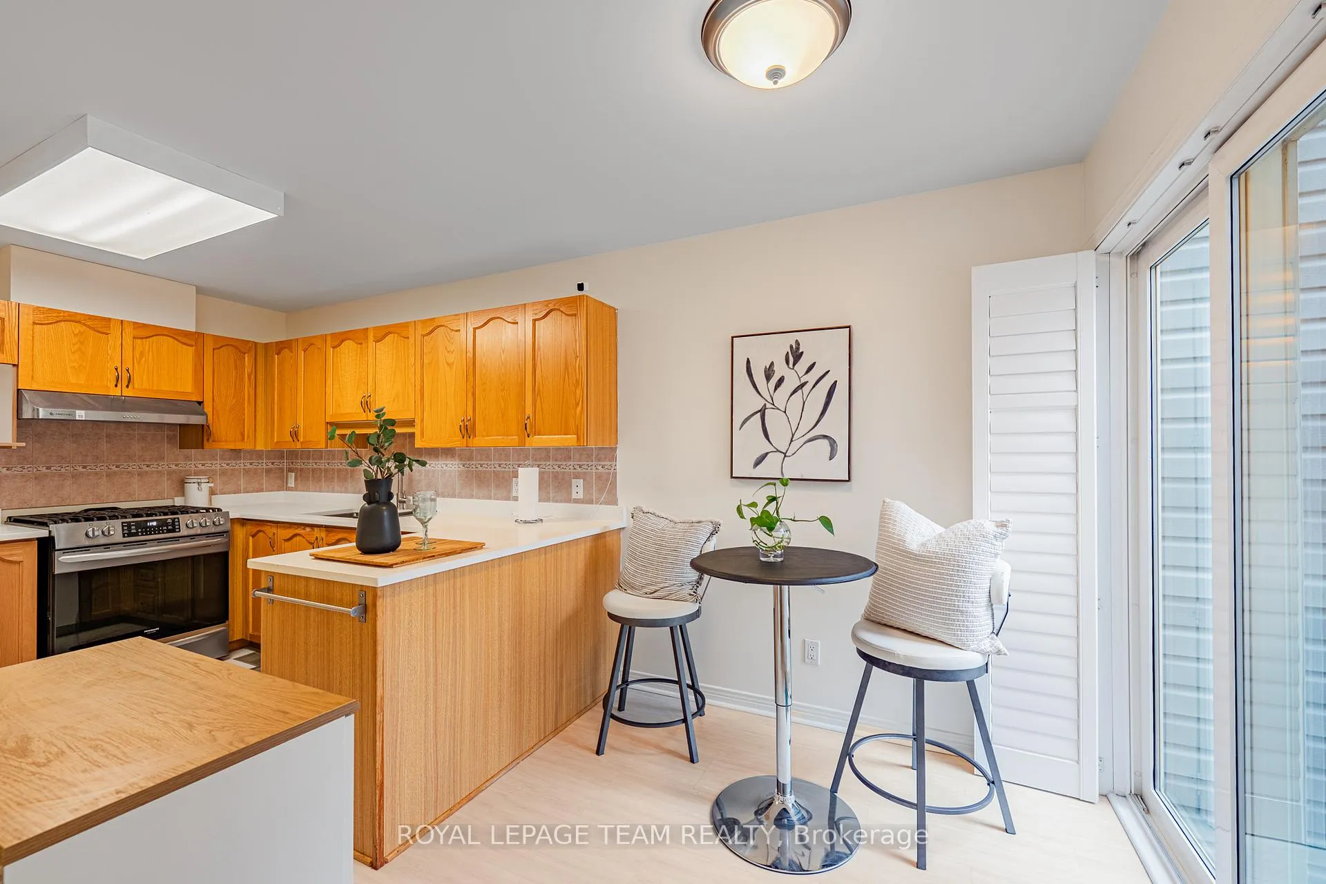 Photo 19 of 66 Gray Crescent, Ottawa, Kanata - Beaverbrook — HOMEH