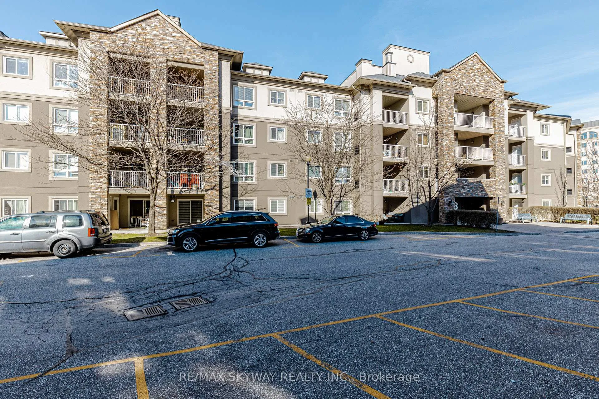 Photo 2 of Unit 1403, 8 Dayspring Circle, Brampton, Goreway Drive Corridor — HOMEH